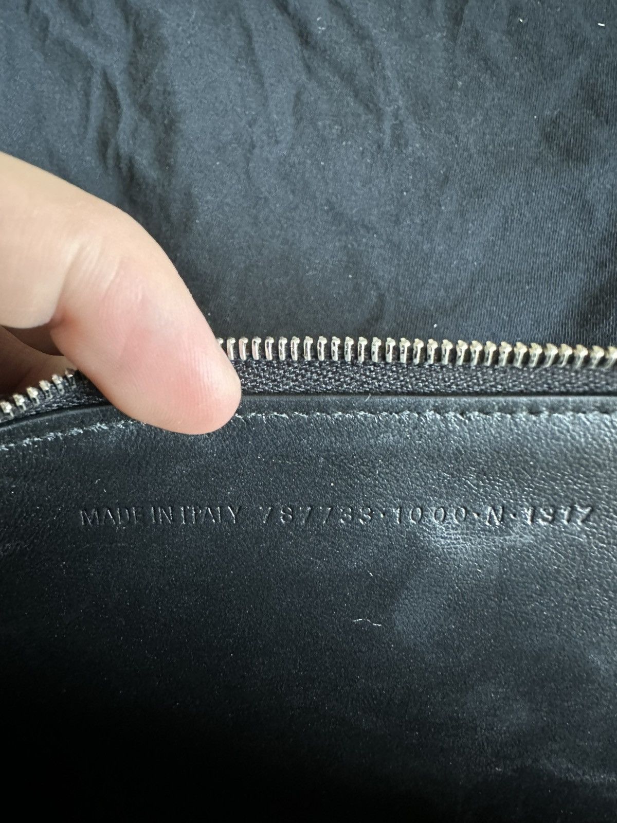 Balenciaga BALENCIAGA PASSPORT PHONE HOLDER CROSSBODY BAG CALFSKIN Size ONE SIZE - 7 Thumbnail