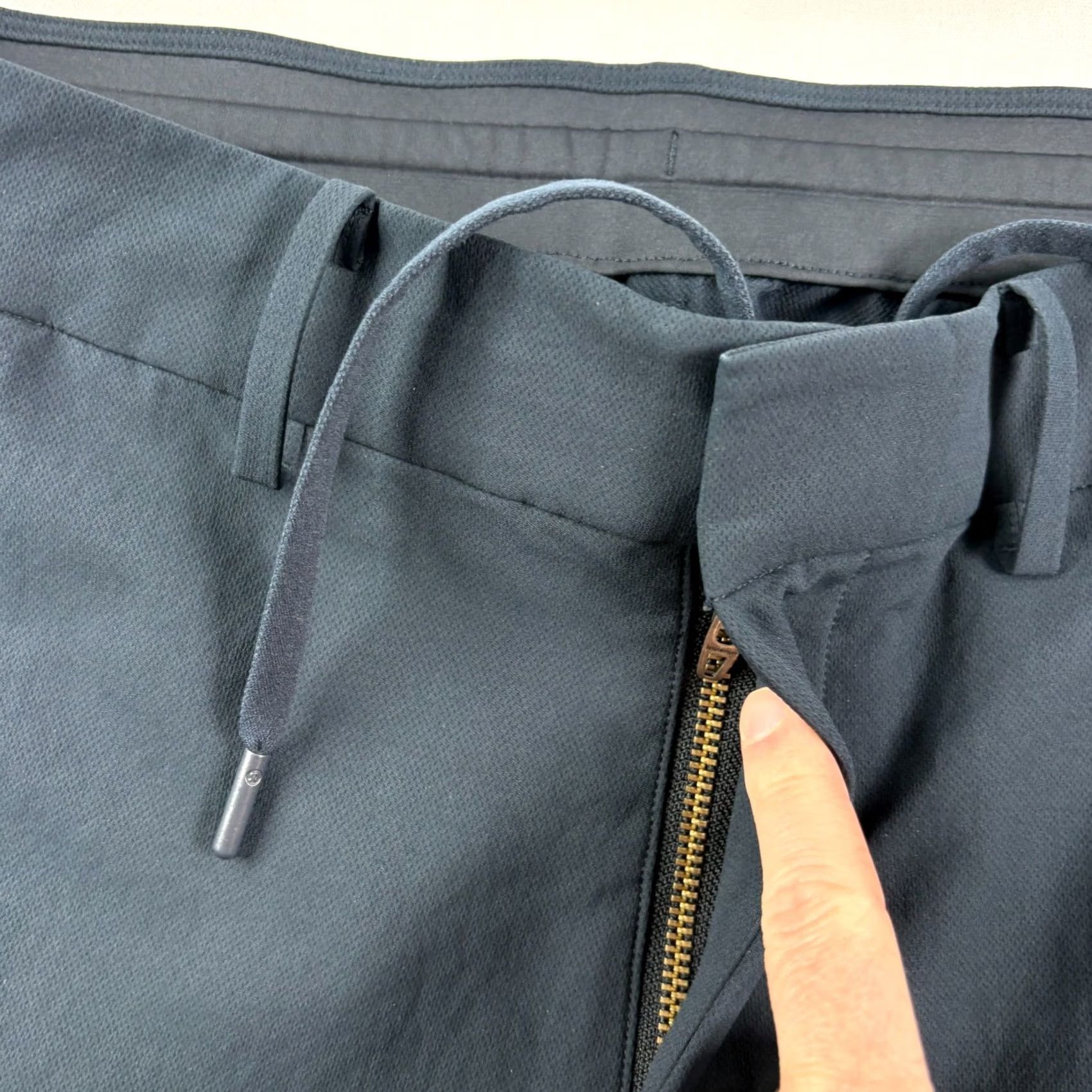 Lululemon Lululemon New Venture Trouse Pants Men 31x32 Blue Chino Preppy Casual Athleisure Slim Tapered Pockets Logo Casual Mens Blue Chino Pants Size US 31 - 3 Thumbnail