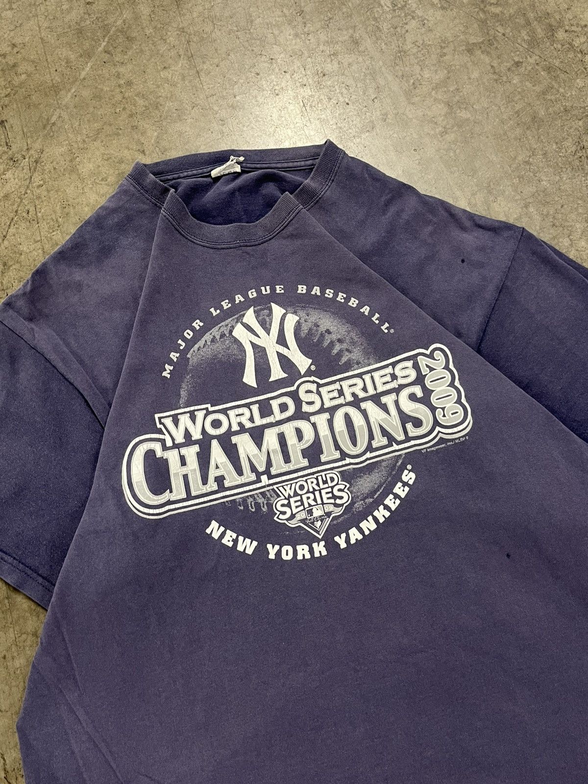Vintage NY Yankees vintage faded tee shirt boxy streetwear hype Size US XL / EU 56 / 4 - 4 Thumbnail