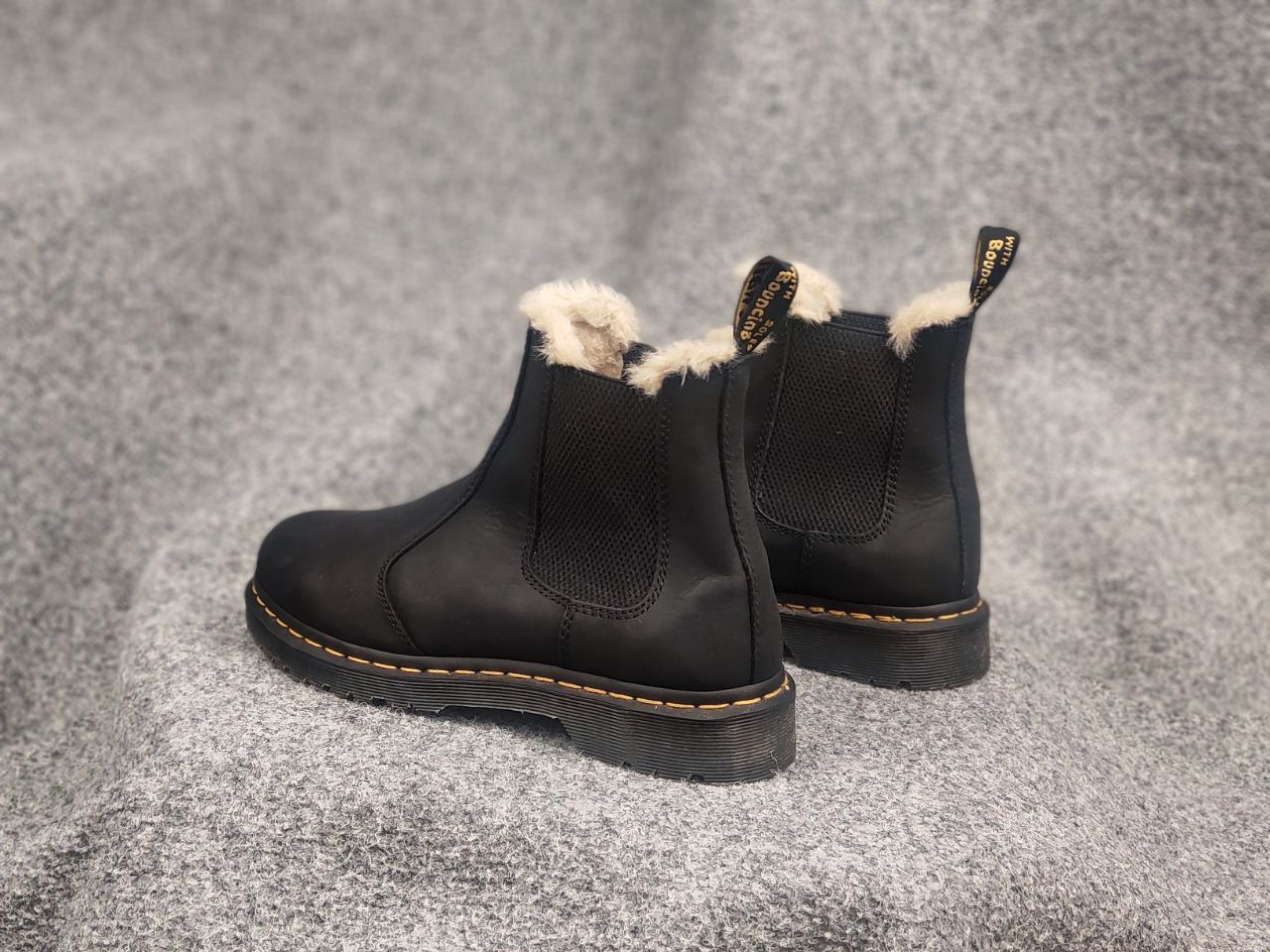Dr. Martens Dr.Martens 2976 Leonore Leather Fur Lined Chelsea boots Size US 11 / IT 41 - 9 Thumbnail