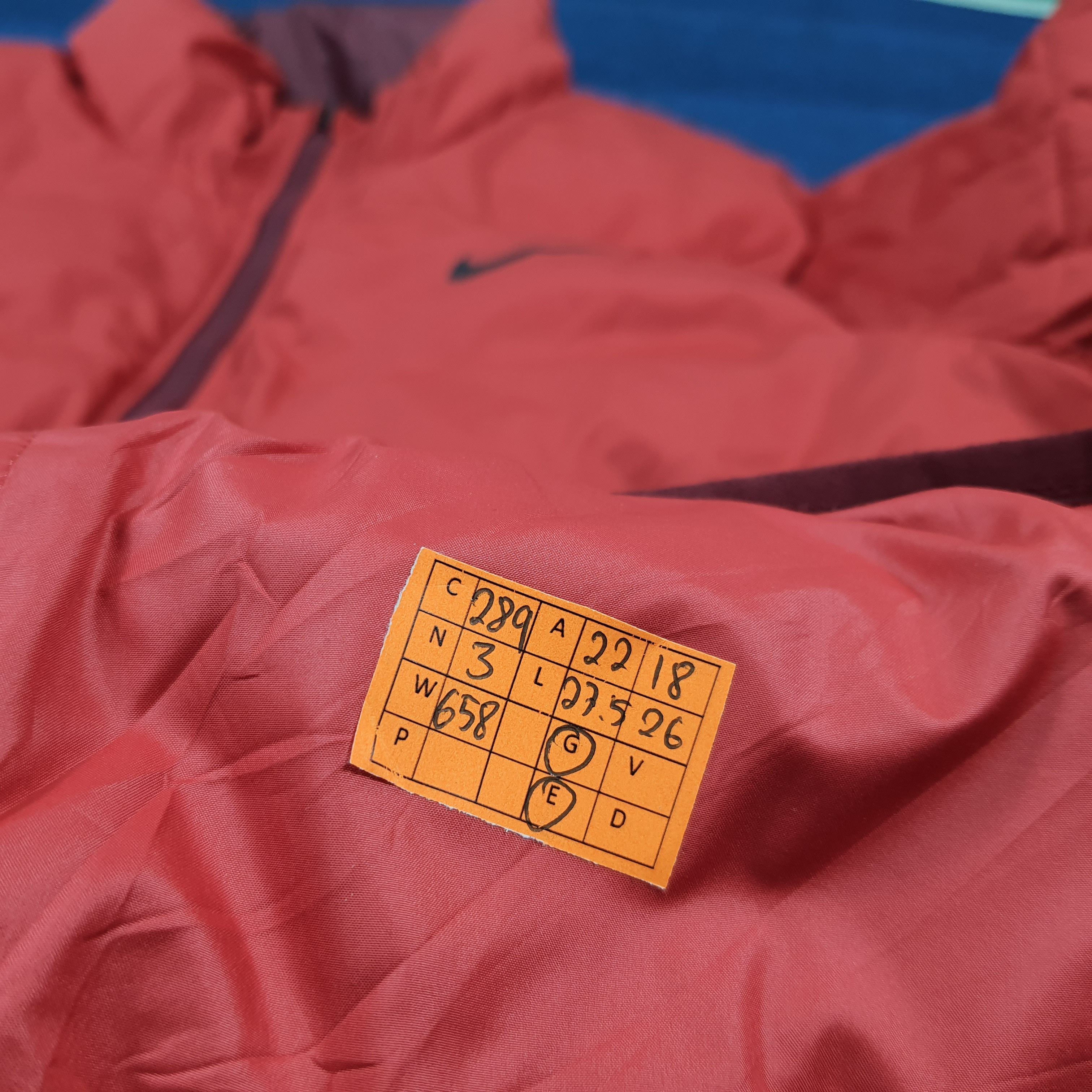 Nike Vintage Nike Reversible Puffer Jacket Full Zip Coat C289N3 Size US M / EU 48-50 / 2 - 17 Thumbnail