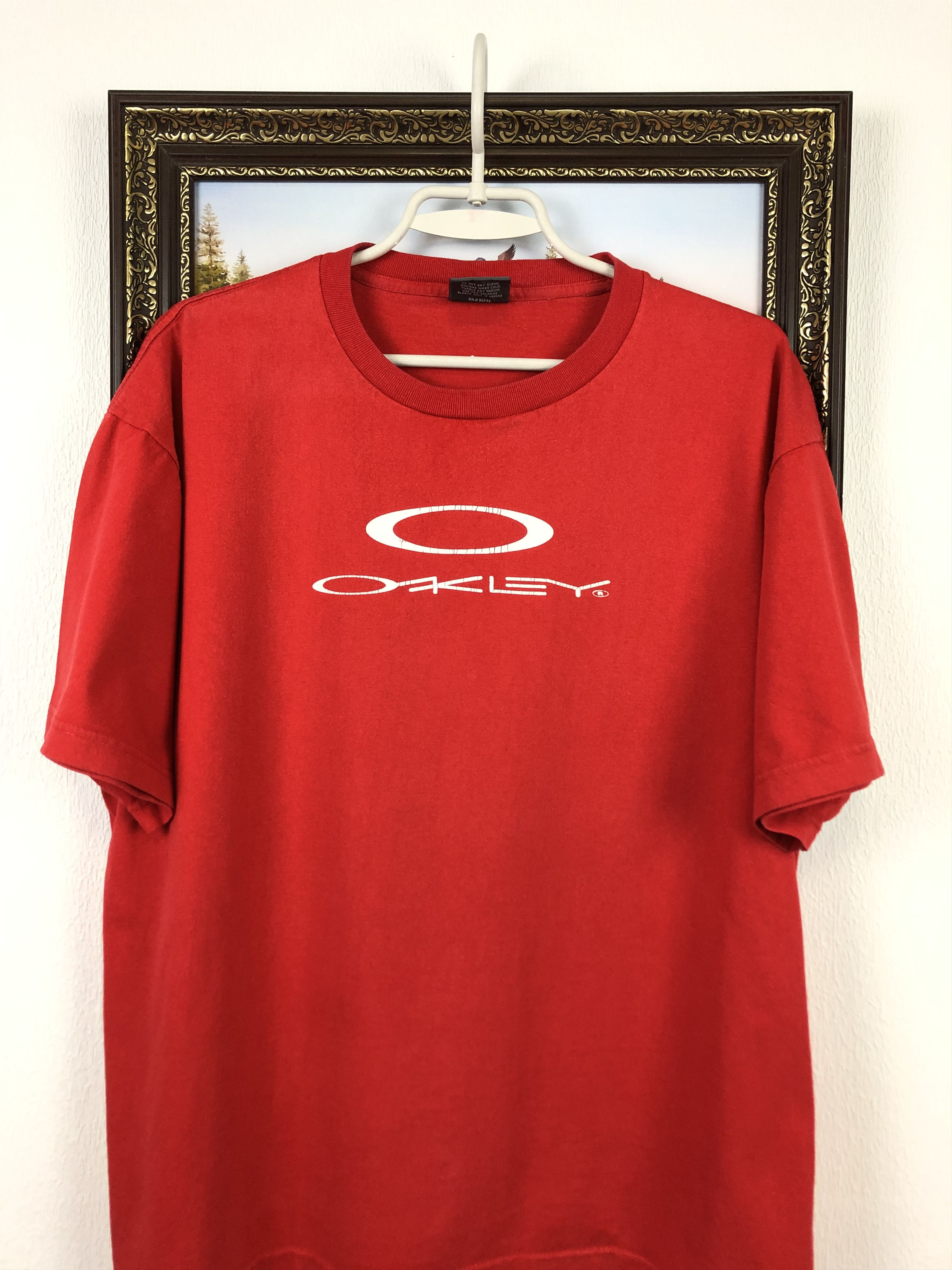 Oakley Vintage Distressed Oakley Central Logo Hype Shirt Tee Rare Size US L / EU 52-54 / 3 - 2 Thumbnail