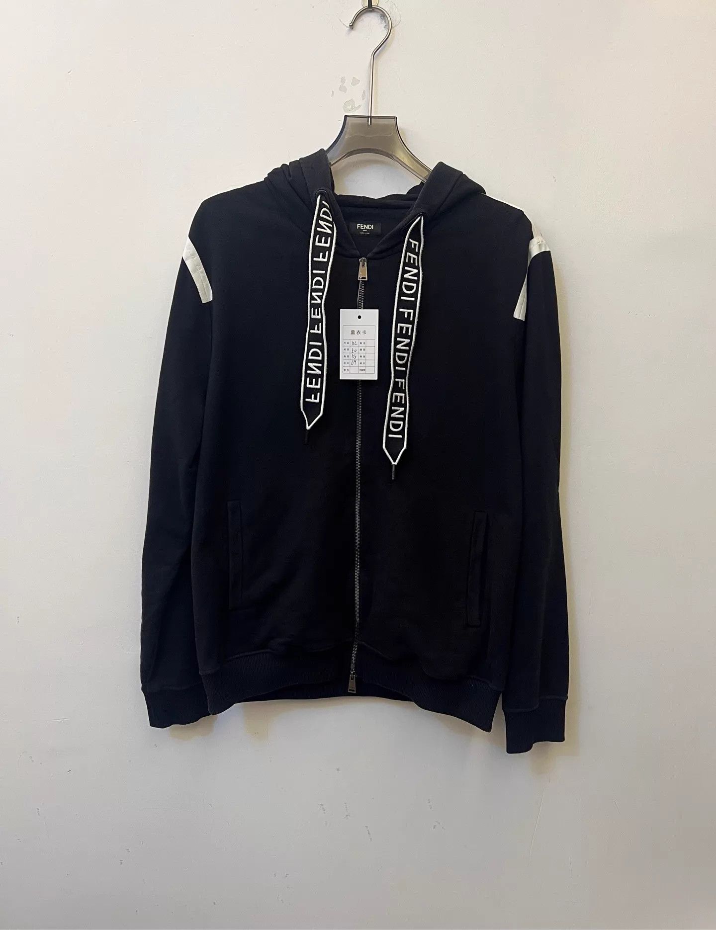 Fendi FENDI Logo Strap Hoodie XL Near New Authentic Size US XL / EU 56 / 4 - 1 Thumbnail