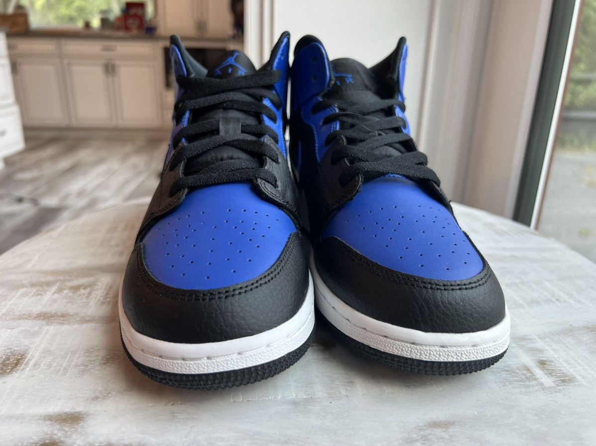 Jordan Brand × Nike Nike Air Jordan 1 Mid Hyper Royal size 7 Size US 7 / EU 40 - 3 Thumbnail