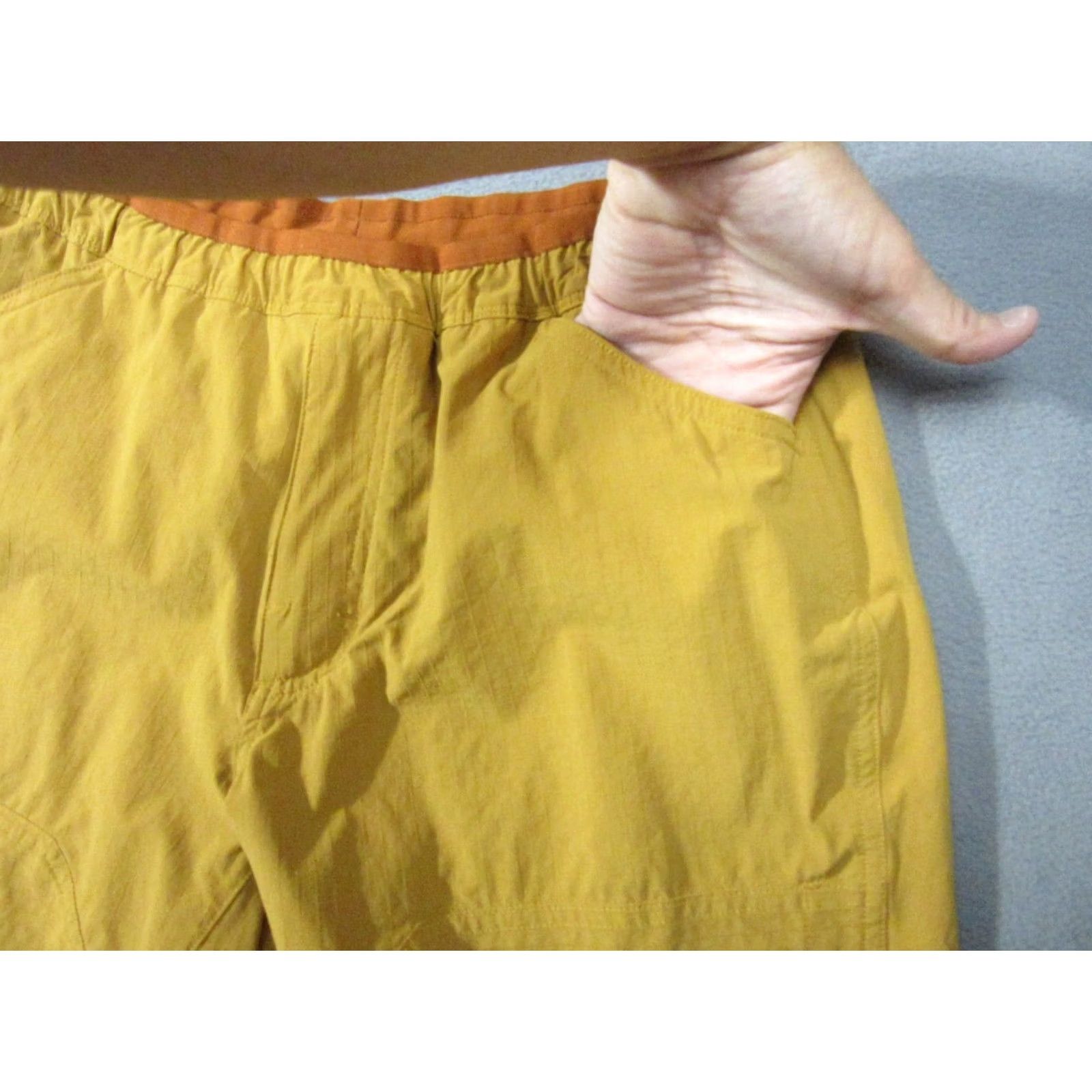 Vintage REI Shorts Mens Medium Yellow Mustard Nylon Stretch Hiking Beach Board Outdoor Mens Regular Medium Mustard Yellow Nylon Stretch Cargo Outdoor Sports Size US 31 - 6 Thumbnail
