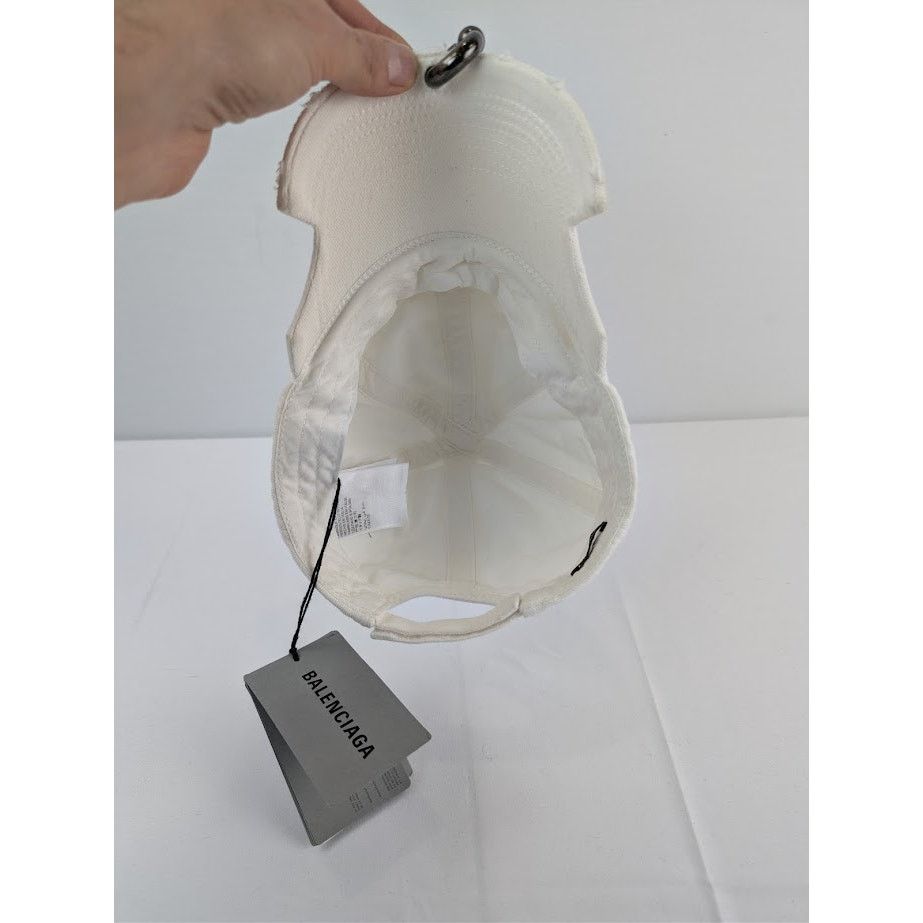 Balenciaga o1rshd1 Size: M / Cotton Drill Piercing Cap/Hat White/Black Size ONE SIZE - 9 Thumbnail