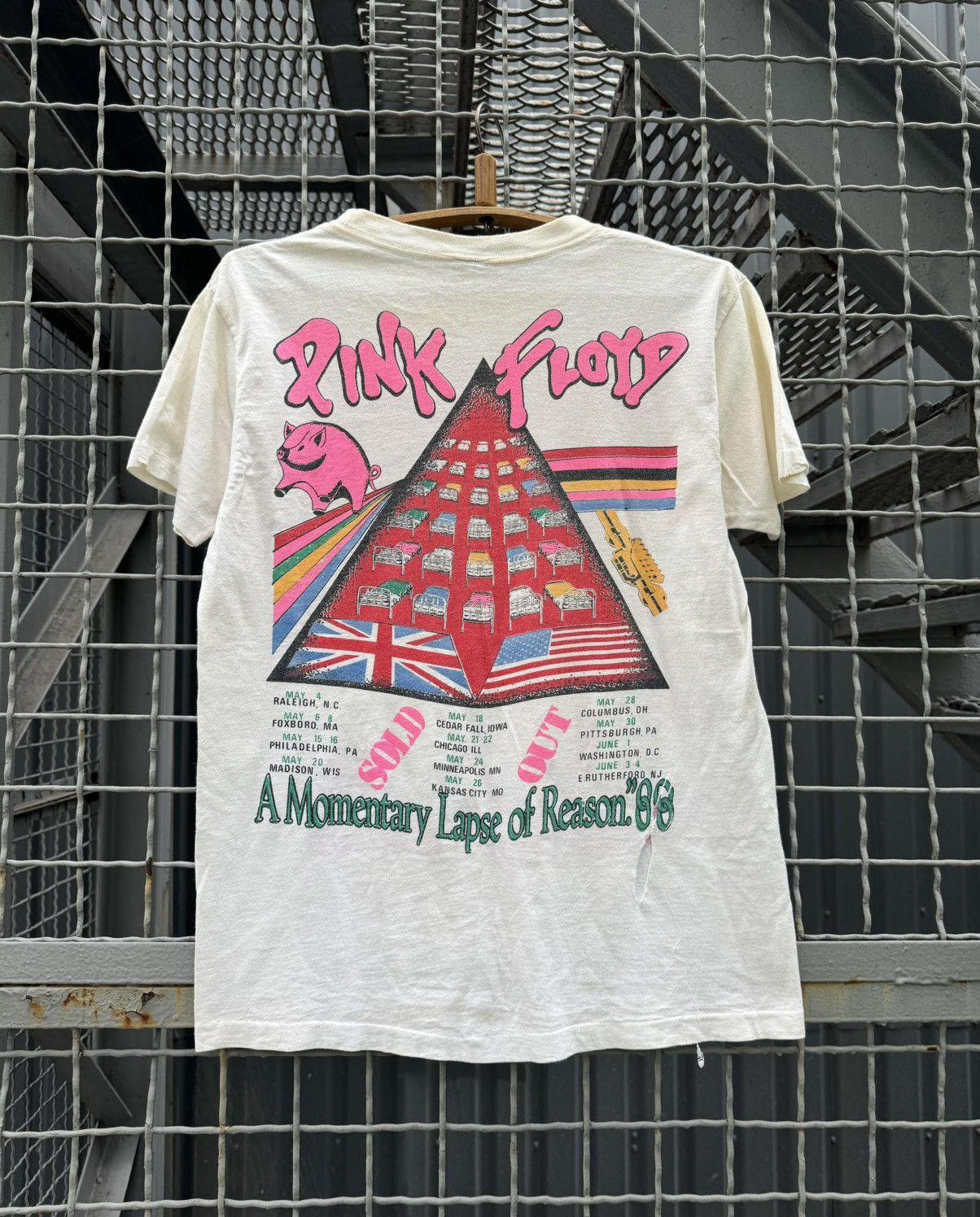 Band Tees Vintage Pink Floyd 1988 Tour Shirt A Momentary Laps Tee Size US M / EU 48-50 / 2 - 2 Thumbnail
