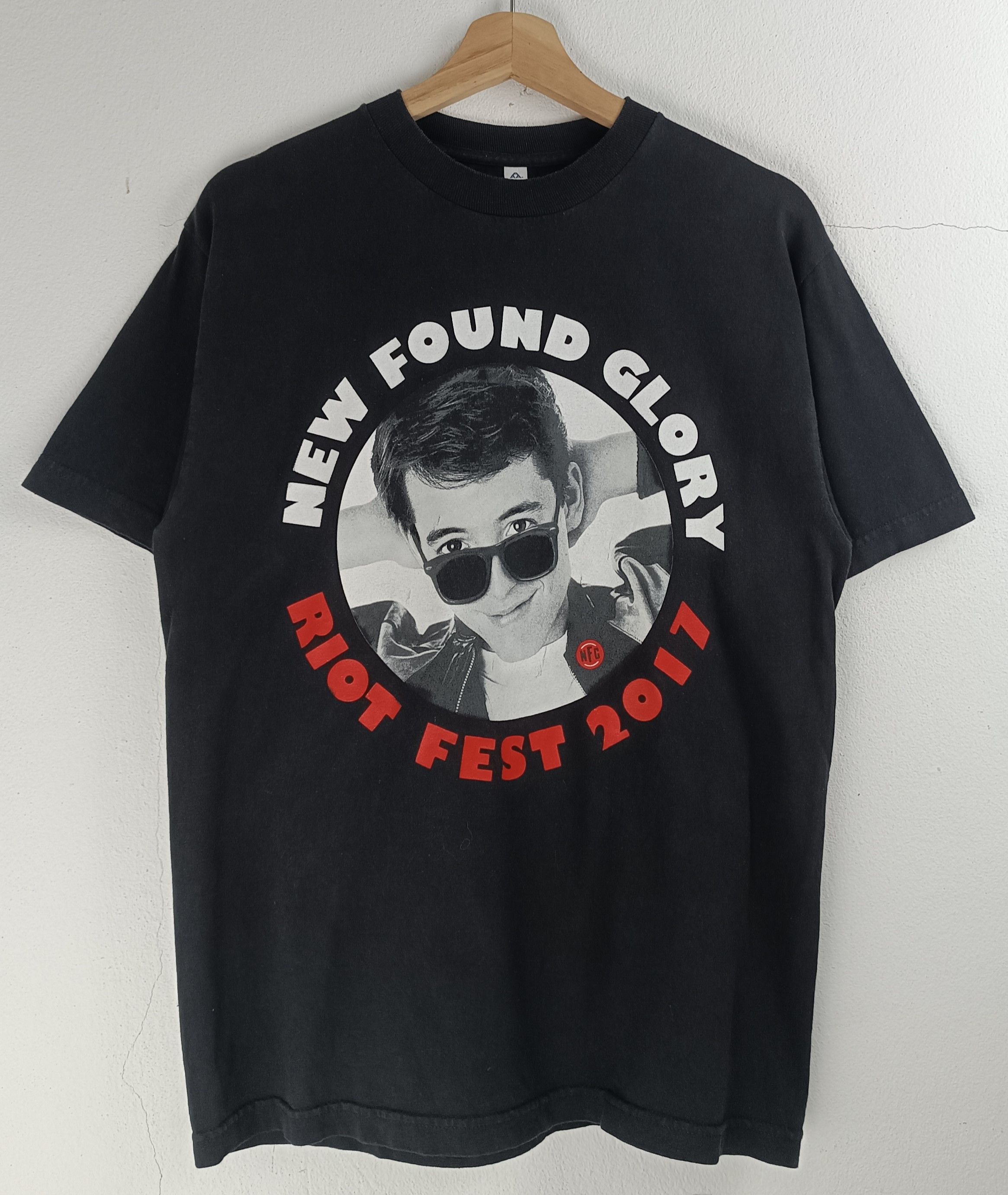 Band Tees VINTAGE NEW FOUND GLORY RIOT FEST 2017 POP PUNK NOFX MXPX Size US M / EU 48-50 / 2 - 3 Thumbnail