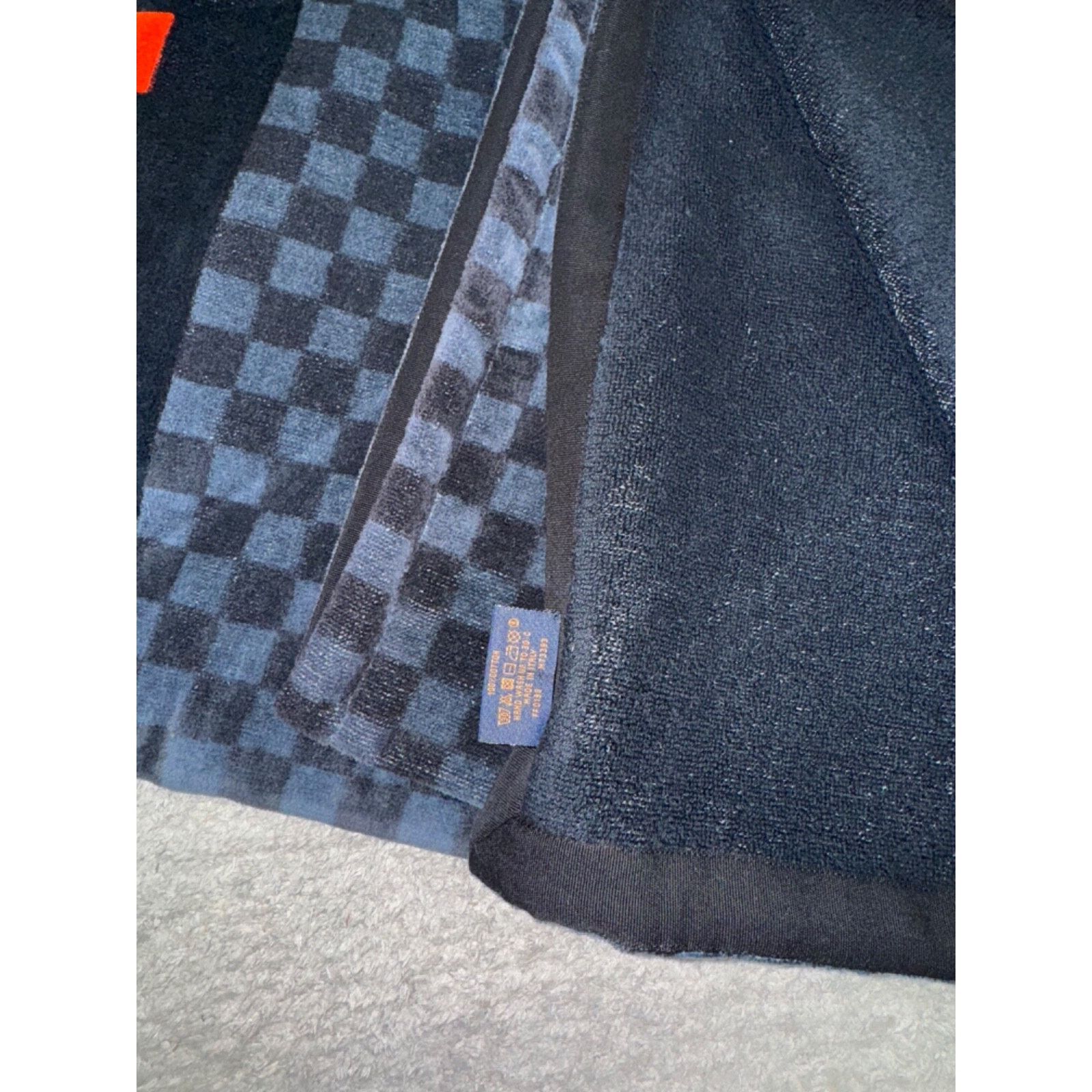 Louis Vuitton Louis Vuitton Drap Bain Damier Cobalt Race Bath Beach Towel Size ONE SIZE - 10 Thumbnail