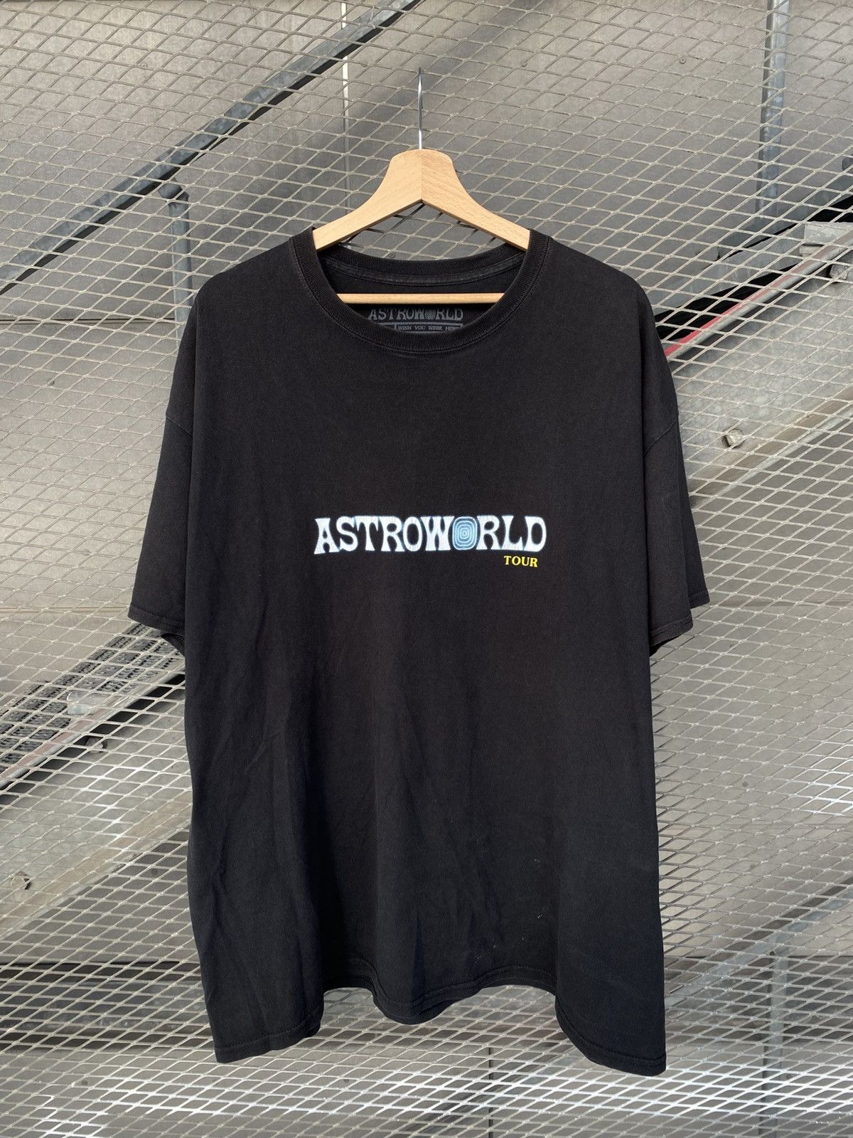 Travis Scott Astroworld Travis Scott Wish You Were Here Tour T-Shirt Size US XL / EU 56 / 4 - 2 Thumbnail
