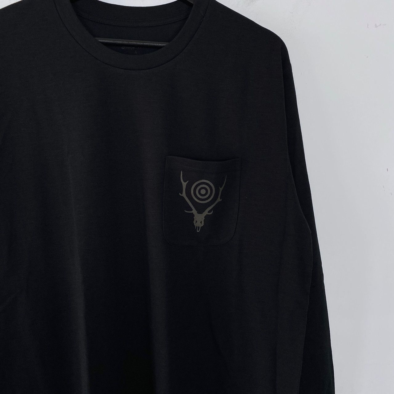 South2 West8 SOUTH2 WEST8 ROUND POCKET LS TEE Size US XL / EU 56 / 4 - 3 Thumbnail
