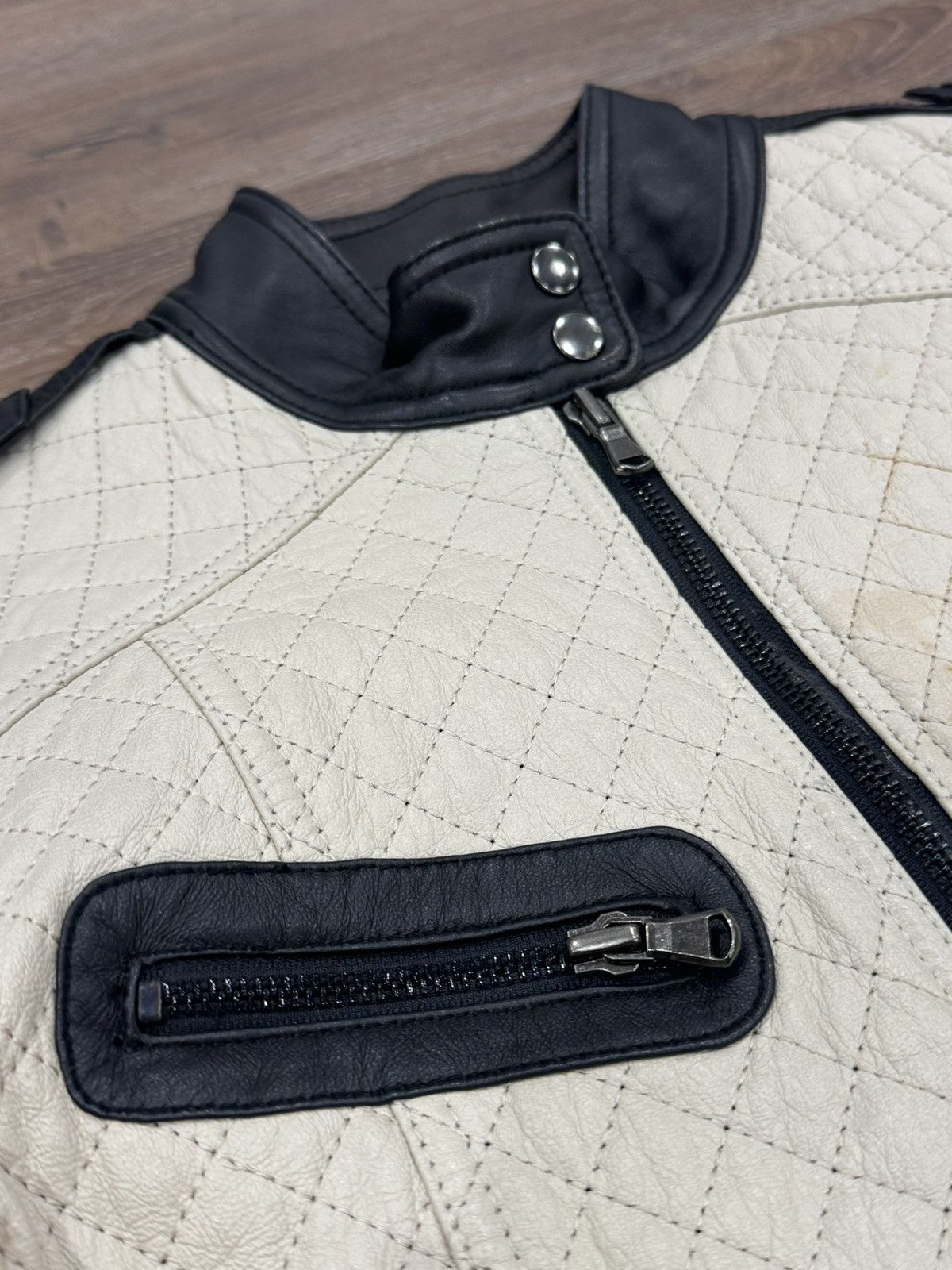Alice + Olivia Alice + Olivia Quilted Vegan Leather Cropped Jacket Size XS / US 0-2 / IT 36-38 - 5 Thumbnail
