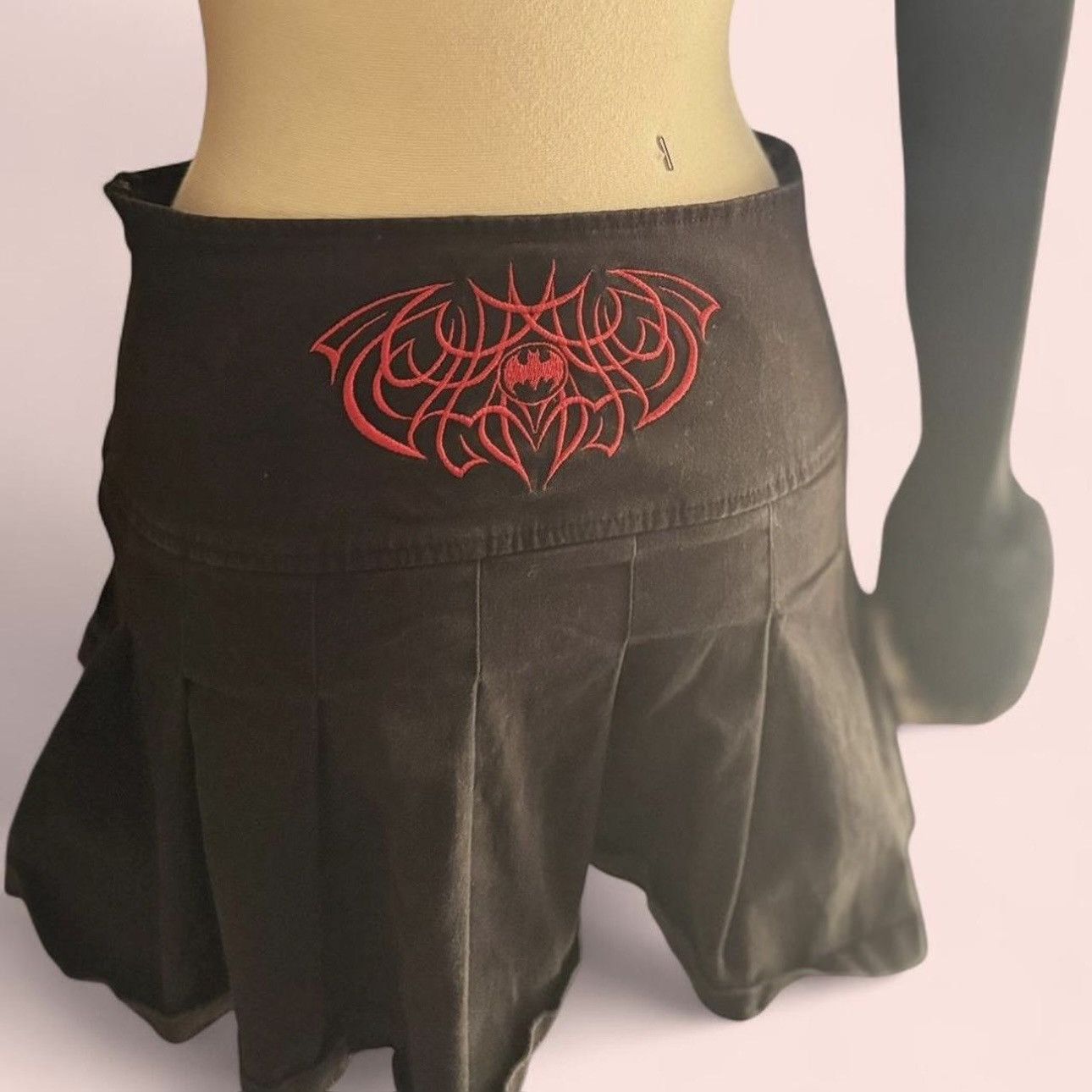 Dolls Kill Rare Dolls Kill x DC Batman Pleated Mini Skirt (M, Fits S–M) Size 26" / US 2 / IT 38 - 2 Thumbnail