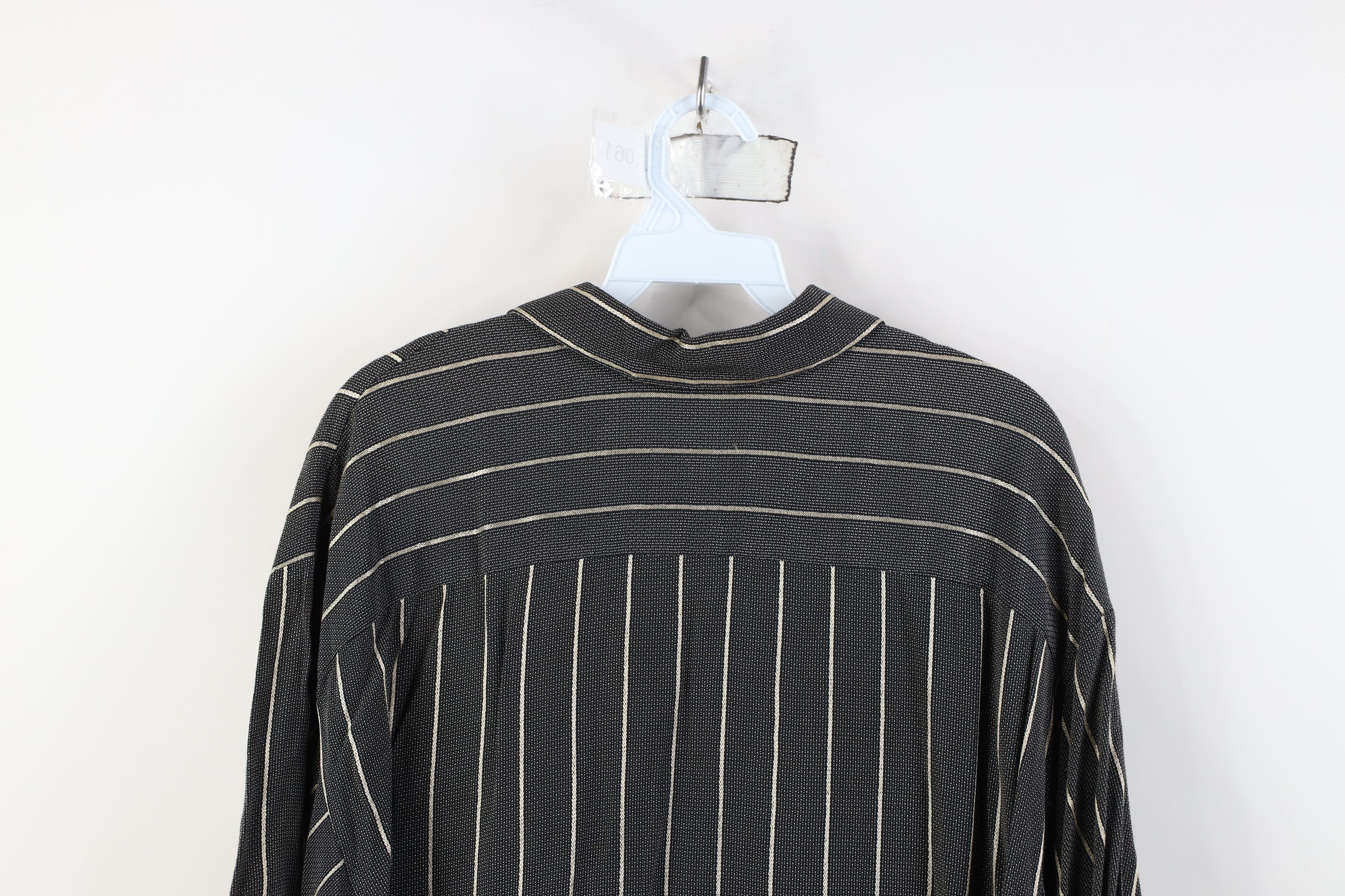 Vintage Vintage 90s Streetwear Gabardine Short Sleeve Button Shirt Size US M / EU 48-50 / 2 - 11 Thumbnail