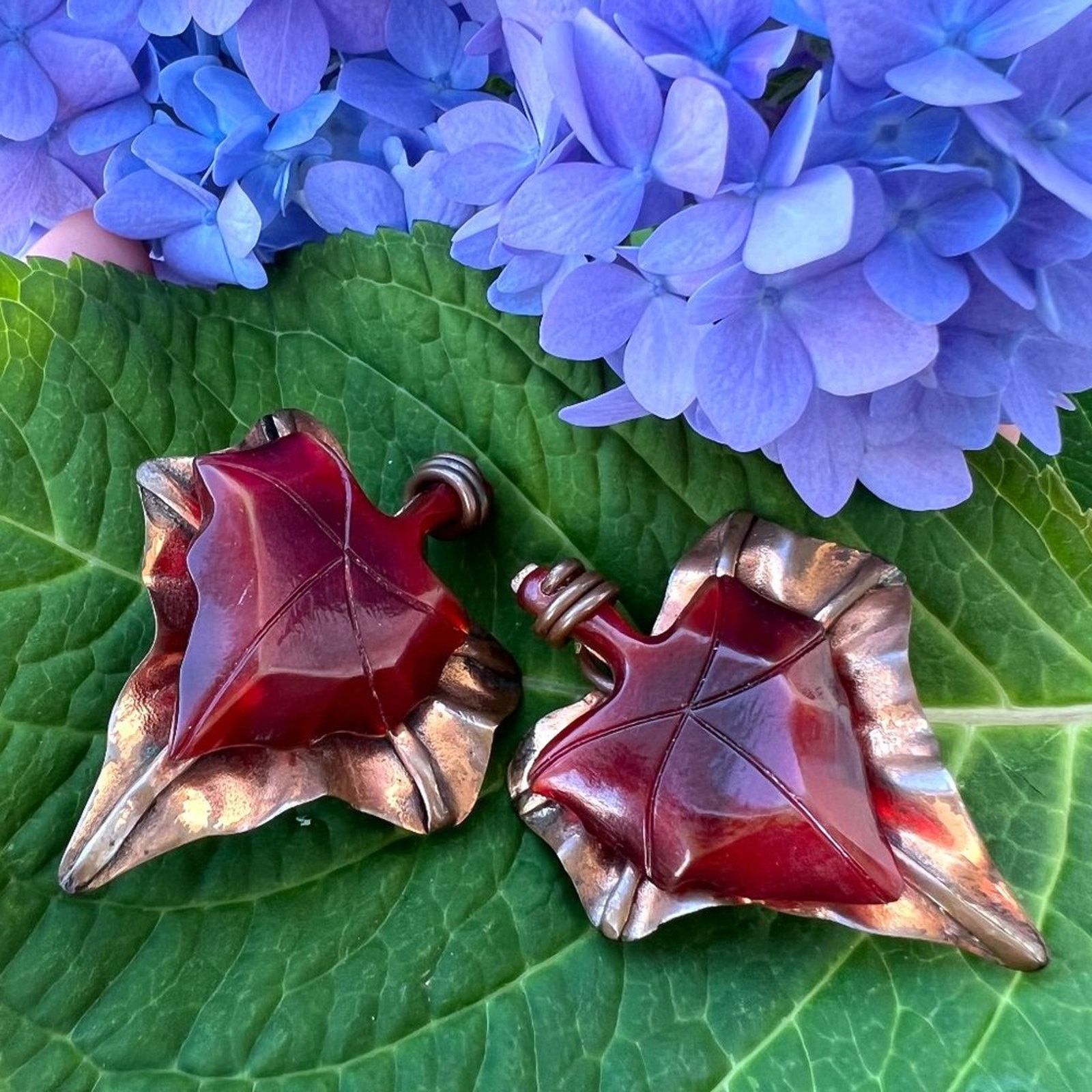 & Other Stories Vintage - Gerda Lynggaard - Wine Resin Copper Leaf Earrings Size ONE SIZE - 1 Thumbnail
