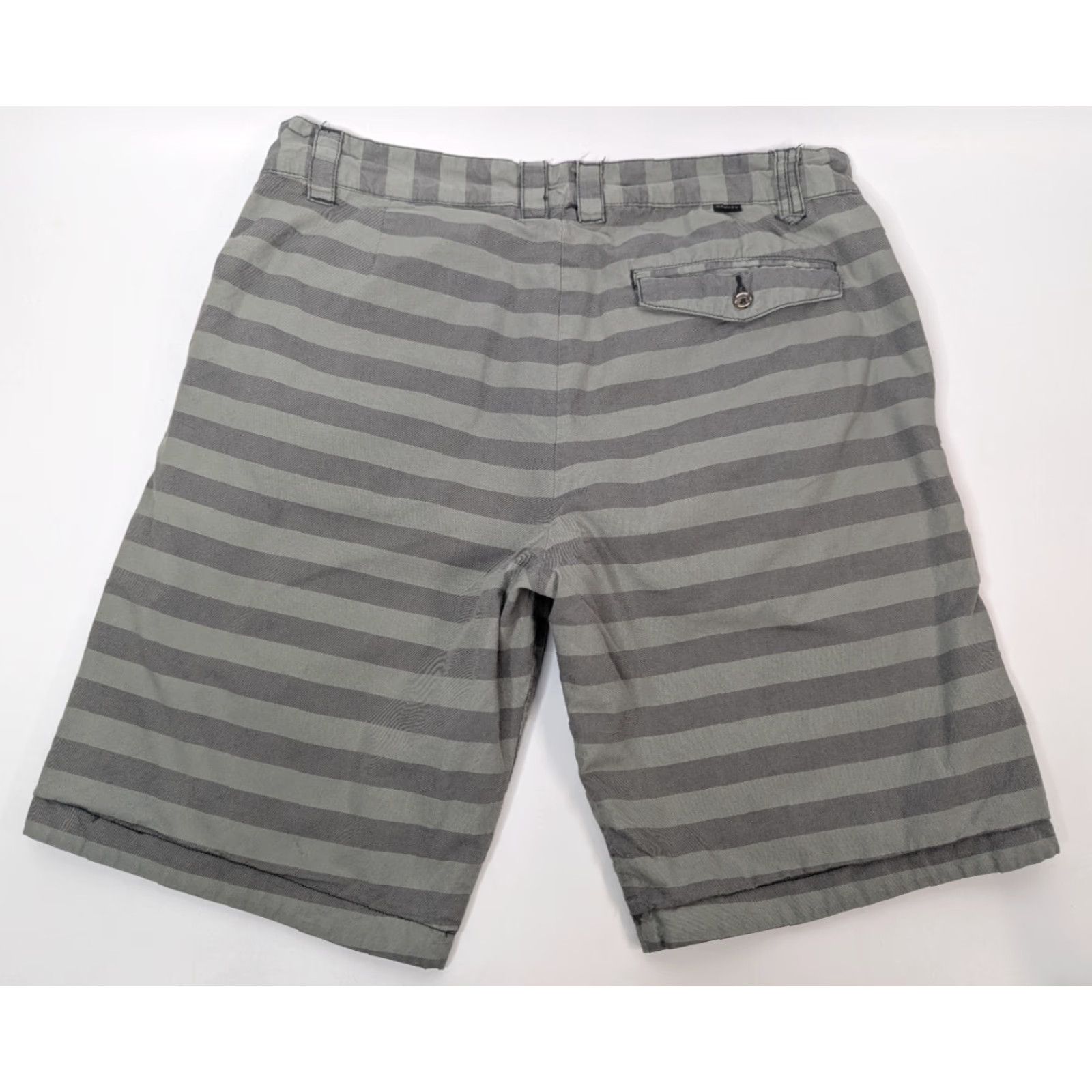 Oakley Oakley Addison Striped Reversible Shorts Mens Size 34 Chino Gray 9 In Inseam Pockets Logo Size US 34 / EU 50 - 2 Thumbnail