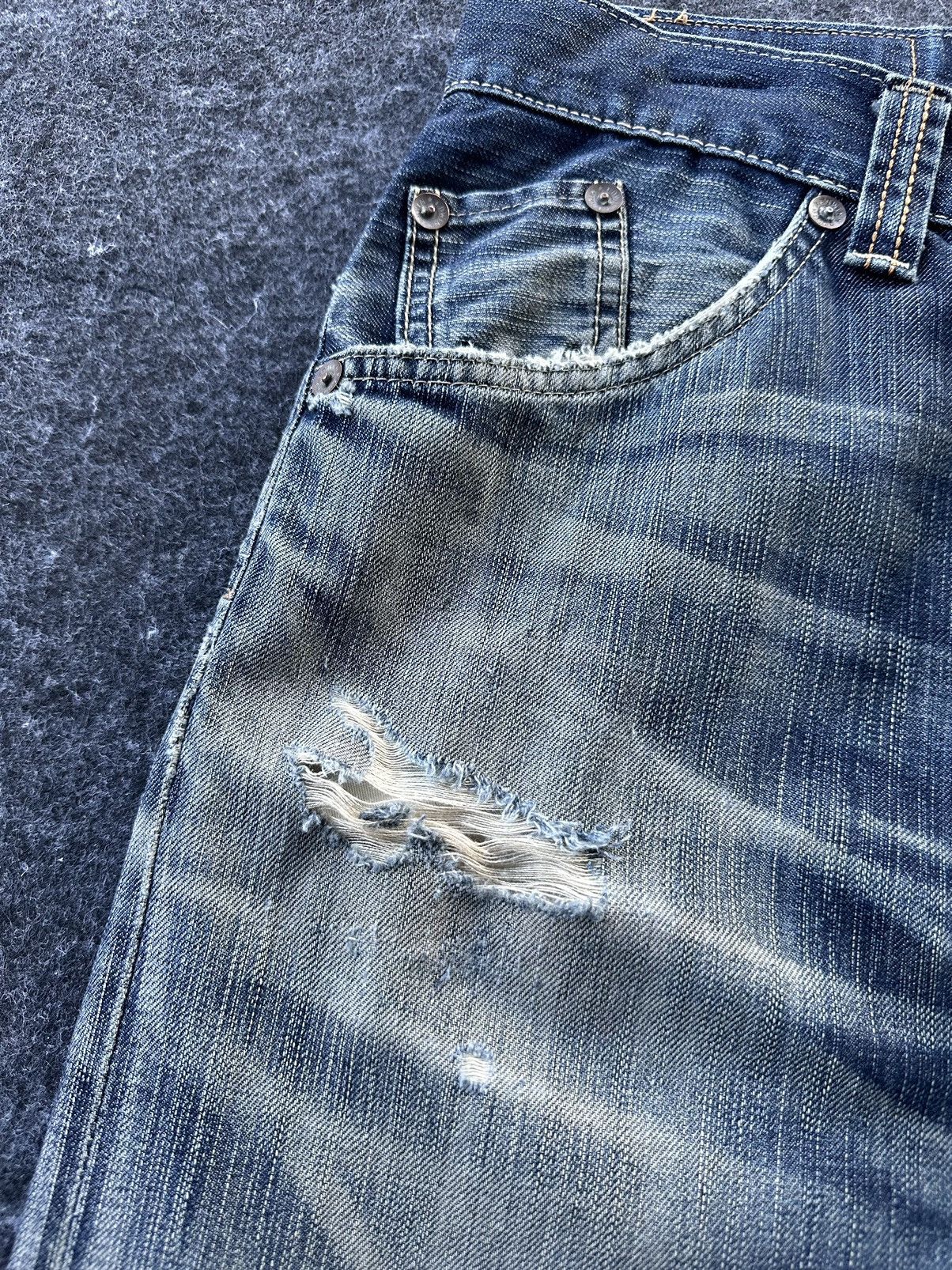 Edwin Vintage Edwin Exclusive Distressed Japan Denim 30x33 D344 Size US 30 / EU 46 - 13 Thumbnail