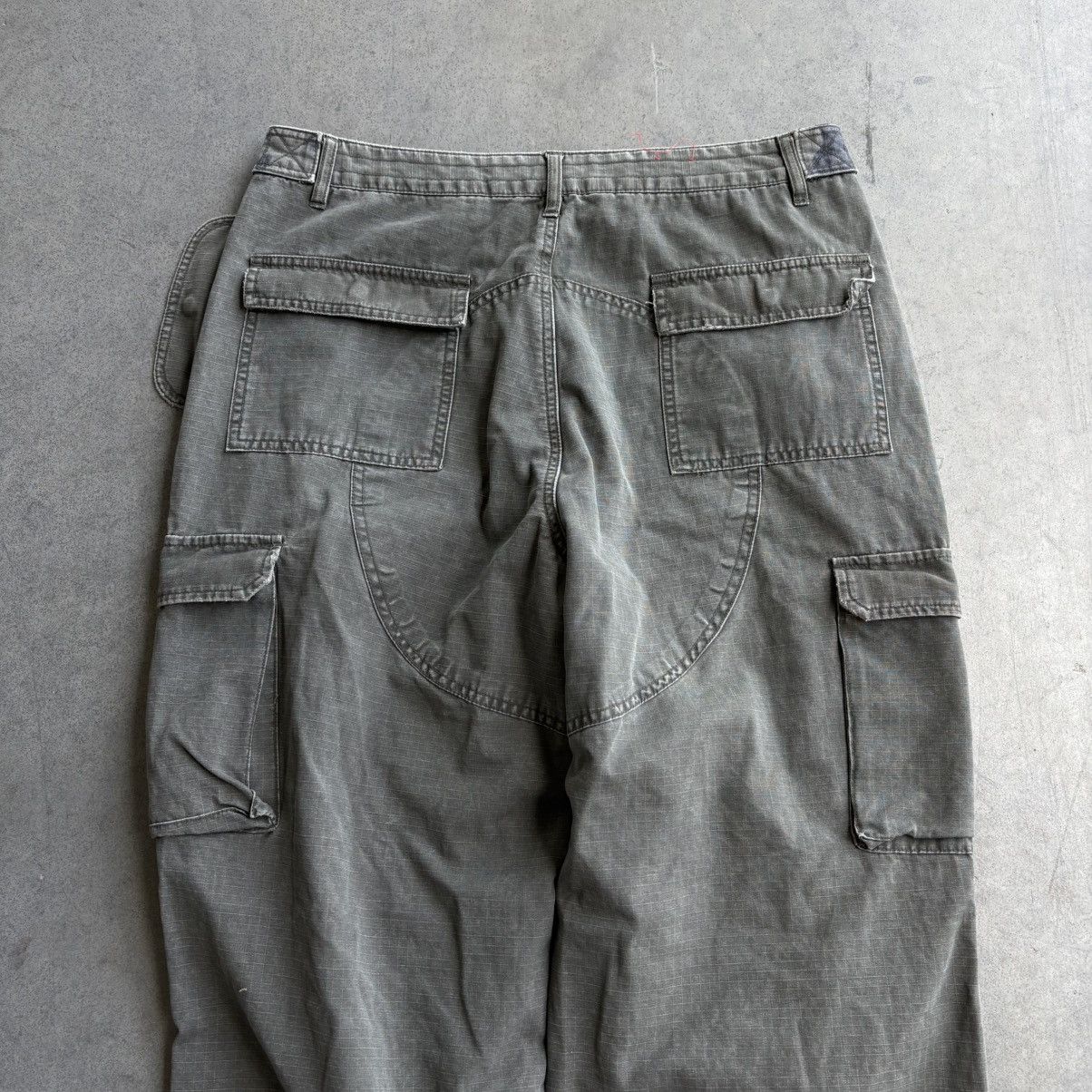 Mossimo Vintage mossimo military 36x30 cargo baggy skater pants jnco Size US 40 / EU 56 - 8 Thumbnail