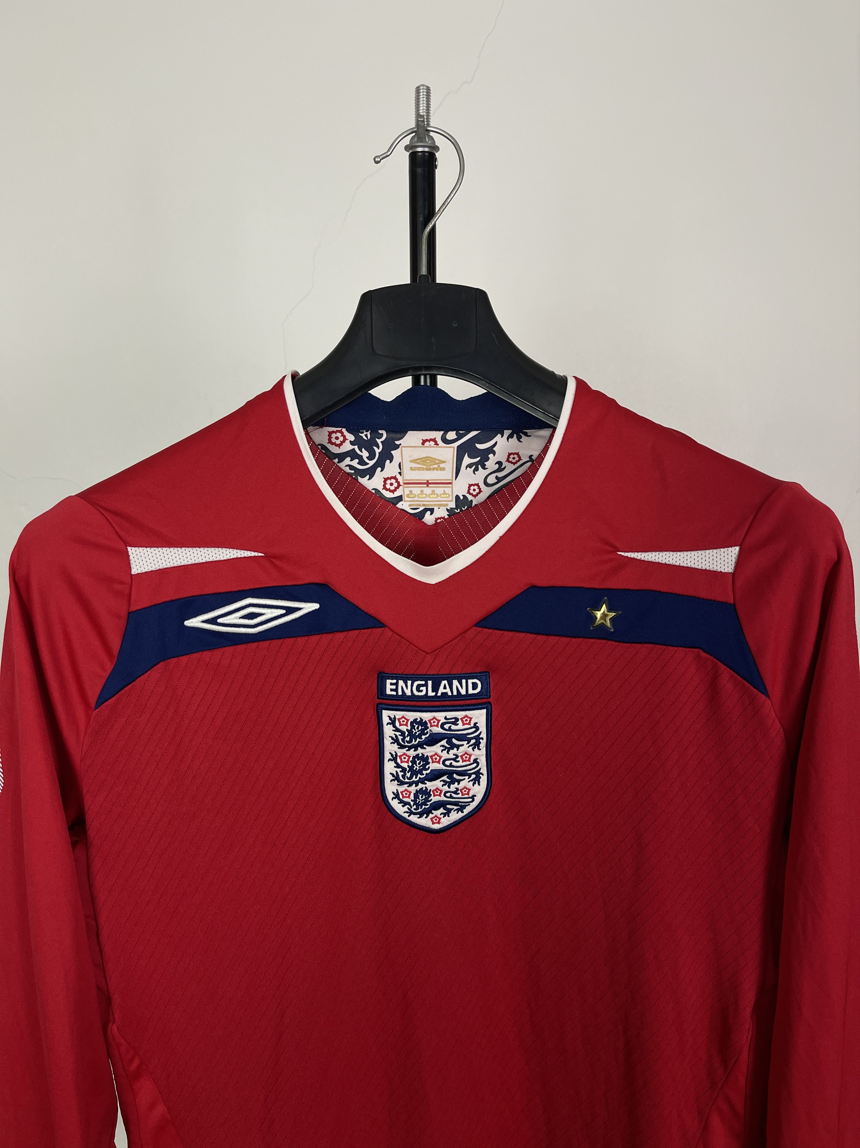 Umbro ENGLAND 2008 Football Umbro Long Sleeve Red Mens Medium M Size US M / EU 48-50 / 2 - 2 Thumbnail