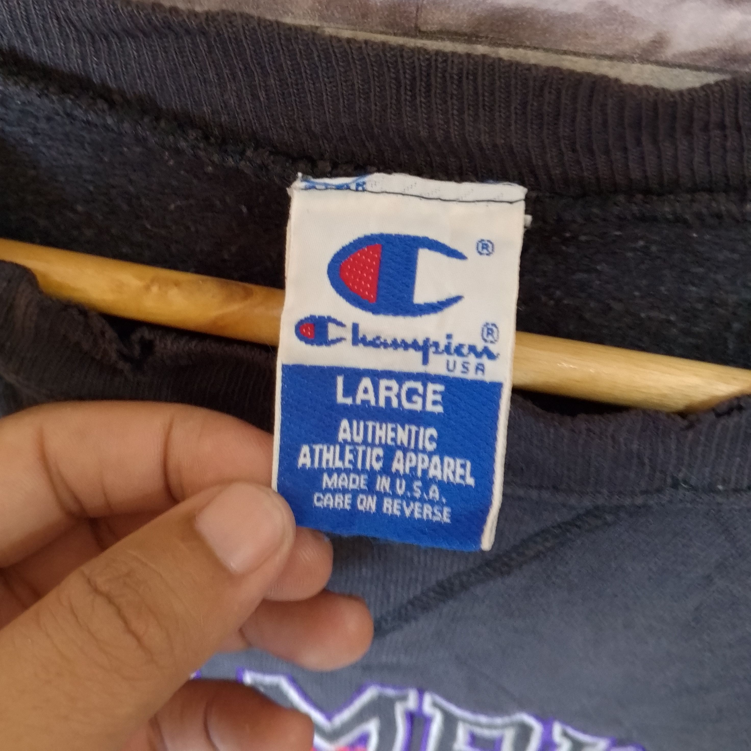 Champion Vintage Champion Spell out Distressed Sweatshirt Size US L / EU 52-54 / 3 - 8 Thumbnail