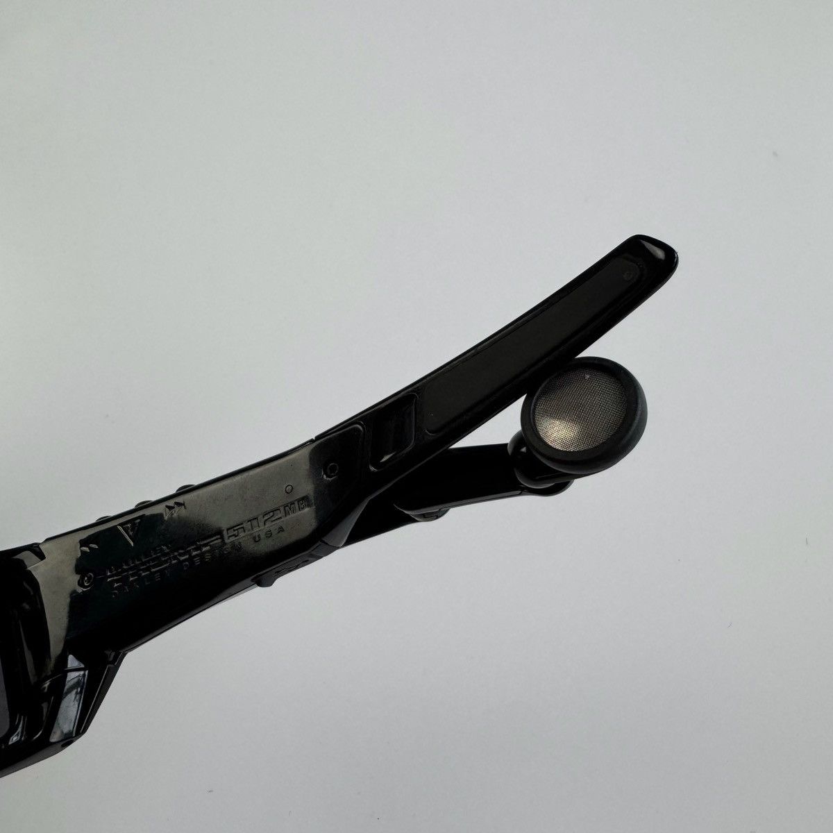 Oakley OG 2003 OAKLEY THUMP 512MB MP3 BLACK IRIDIUM SUNGLASSES Size ONE SIZE - 9 Thumbnail