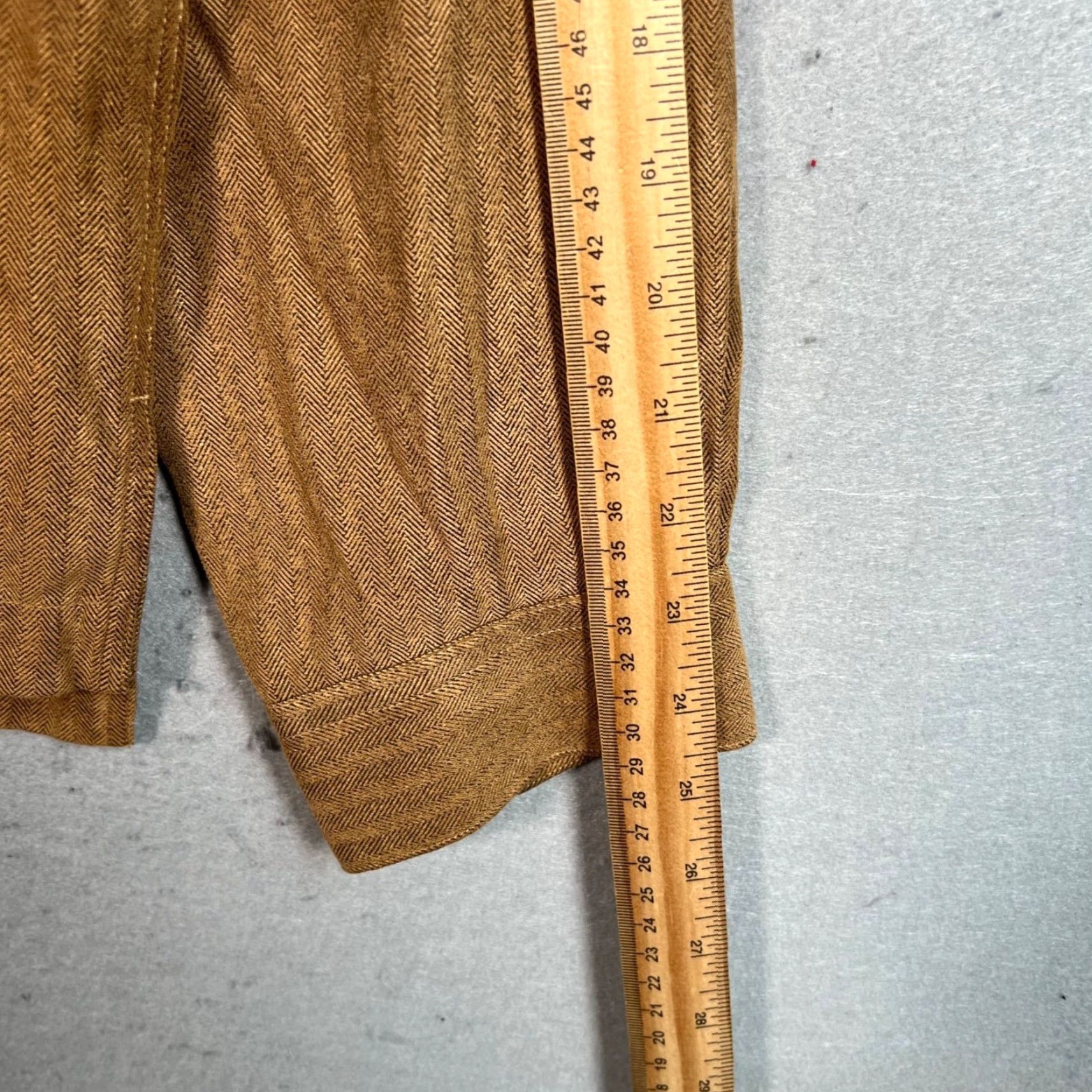 Liz Claiborne Claiborne Mens Medium Brown Long Sleeve Button Shirt Herringbone Pattern Size US M / EU 48-50 / 2 - 6 Thumbnail