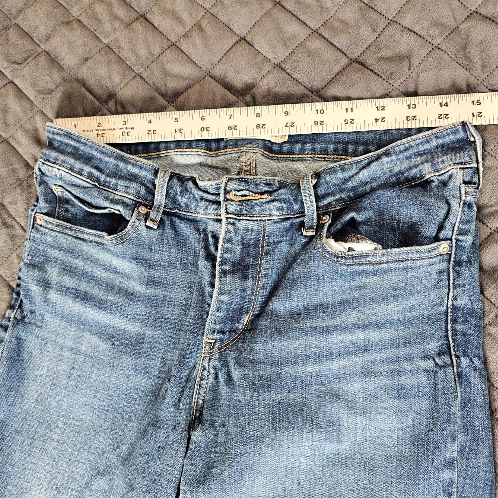Levi's Levi's 711 Jeans Women's Skinny Medium Wash Denim Color Blue 29 Regular Inseam 28 Stretch Comfort Distressed Size 29 Size 29" - 6 Thumbnail