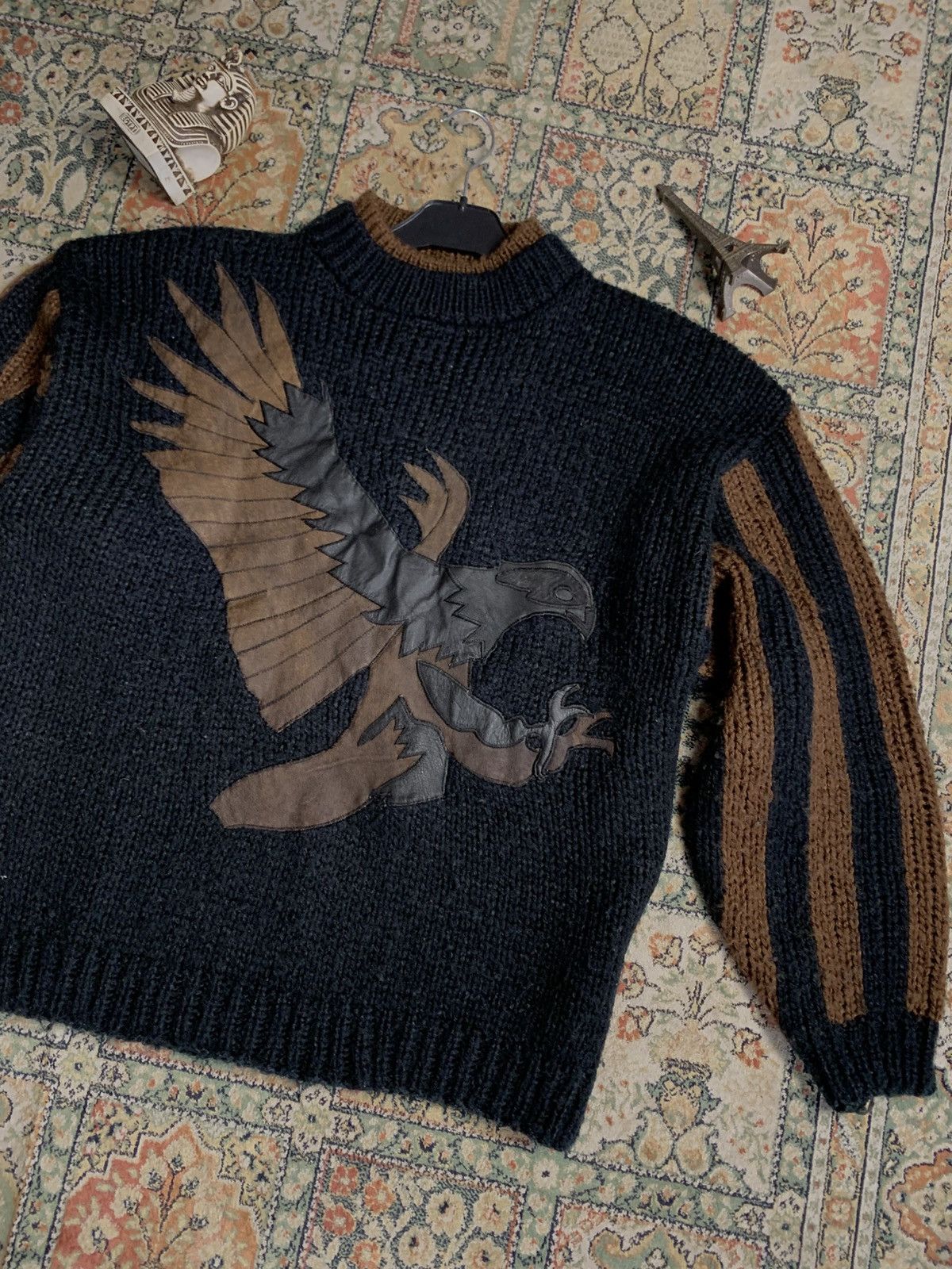 Japanese Brand × Other × Vintage Vintage Street Scenes Korean sweater Eagle leather logo ! Size US M / EU 48-50 / 2 - 5 Thumbnail