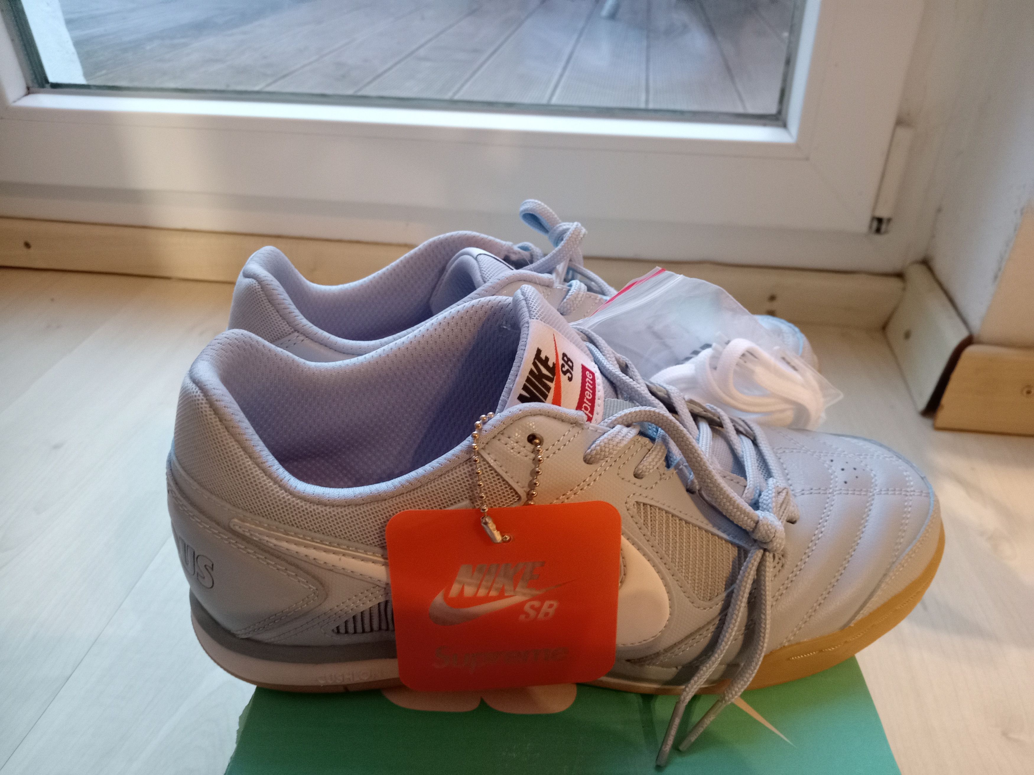 Nike New in Tags Nike gato supreme lunargato Size US 9 / EU 42 - 3 Thumbnail