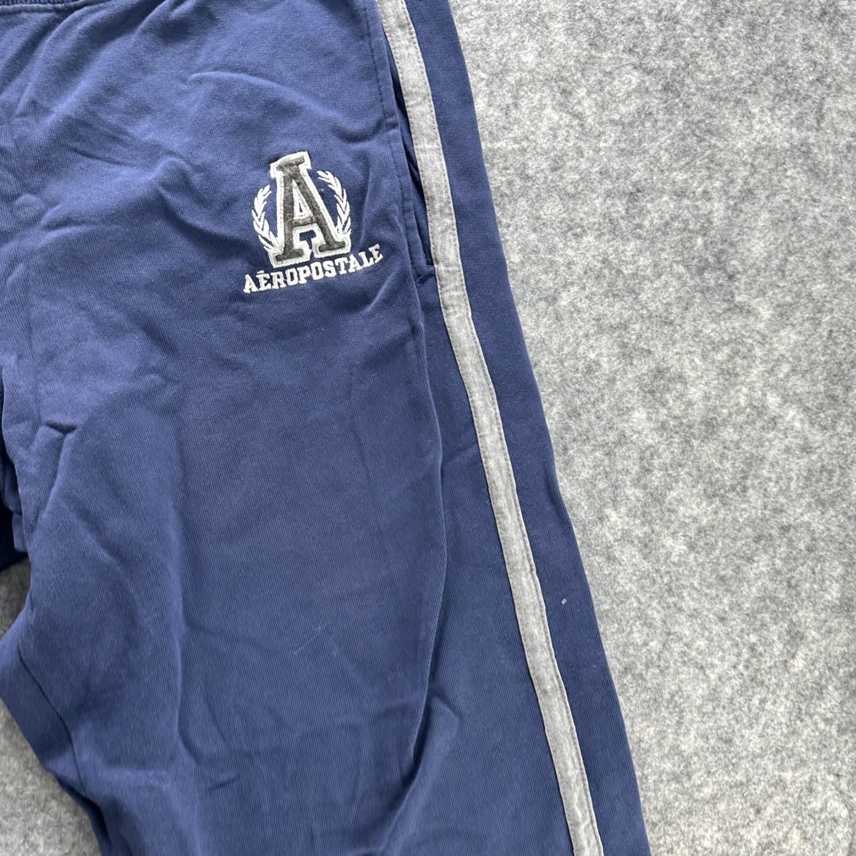 Vintage Aéropostale Pants Mens S Navy Blue Athletic Track Stripe Joggers Logo Gym Shirt? Size US 29 - 4 Thumbnail