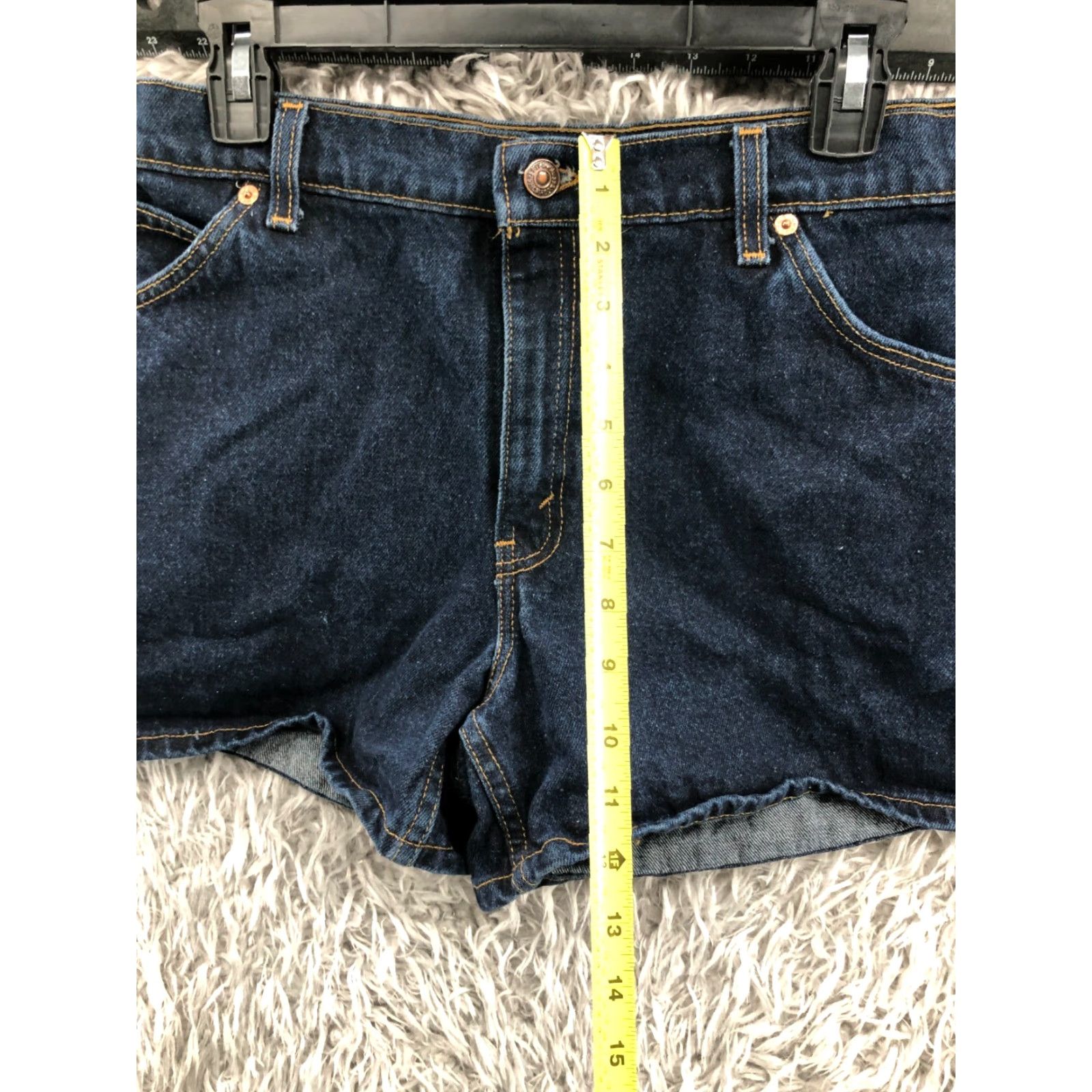 Levi's Levi's Regular Fit Boyfriend Shorts Womens Size 14 Mid Rise Dark Wash Blue Denim 5-Pocket Logo Casual Summer Womens Size 36" / US 14 / IT 50 - 3 Thumbnail