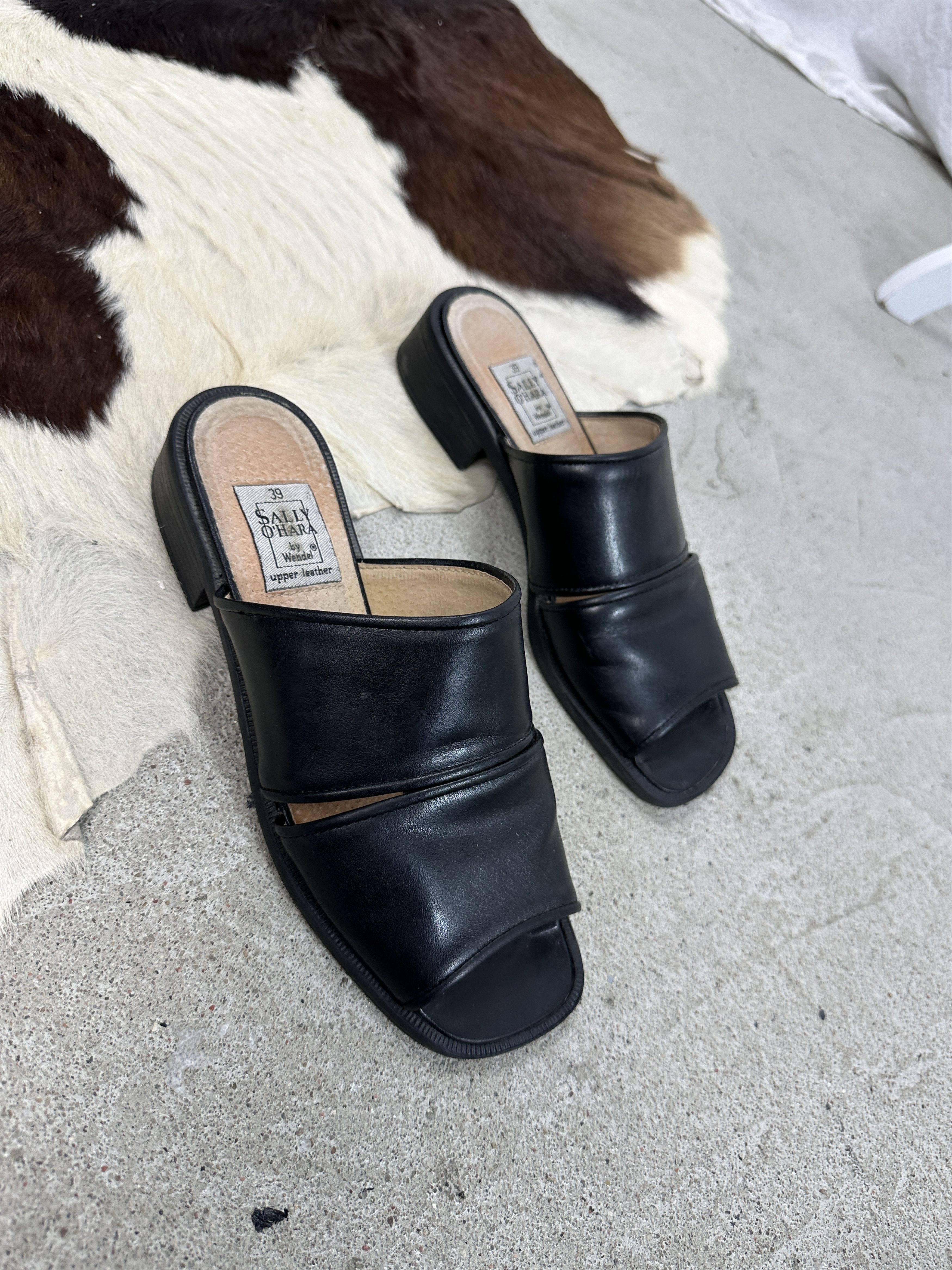 Vintage Vintage Avant Garde Opium Cut Out Leather Mules 00s Size US 8 / IT 38 - 1 Thumbnail