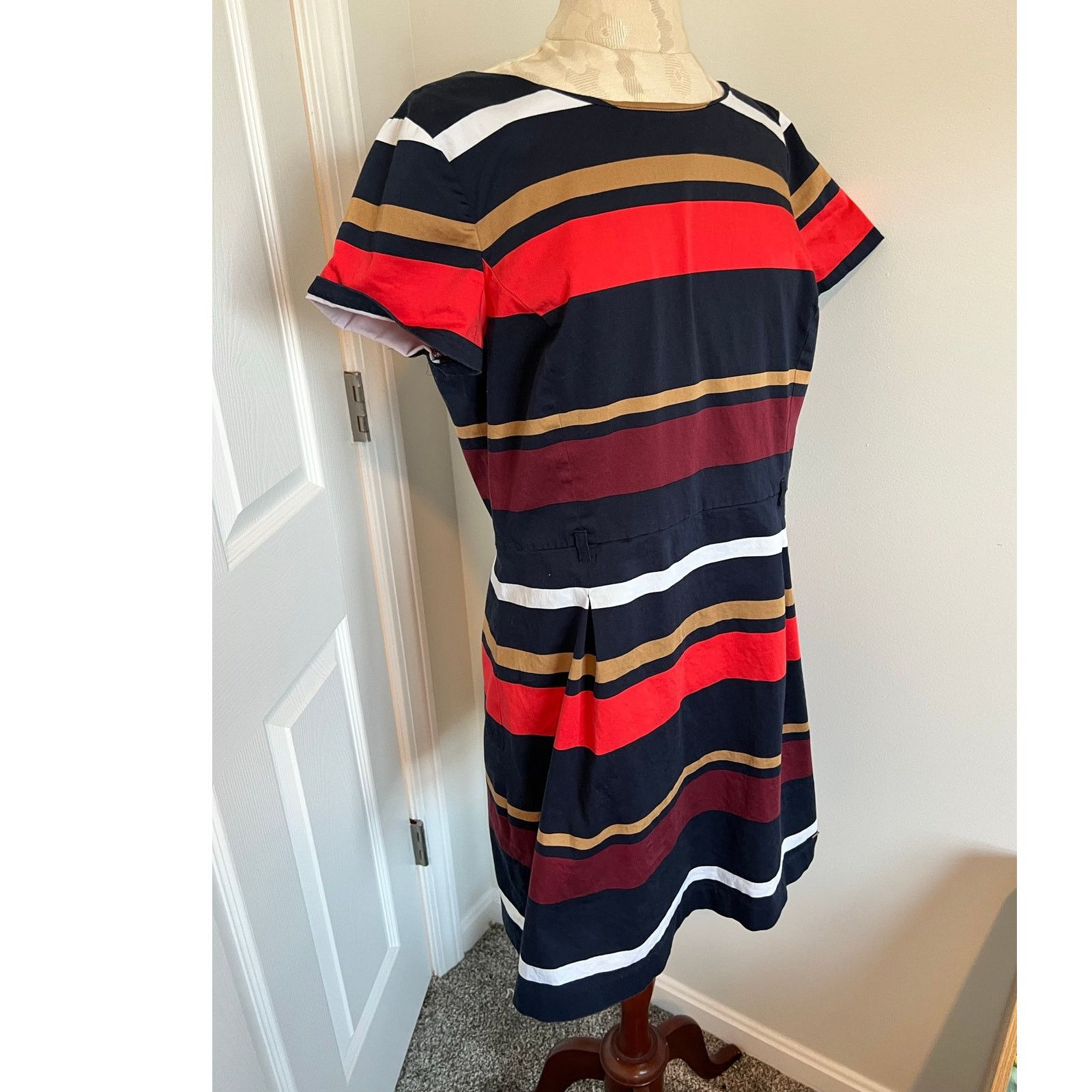 Tommy Hilfiger Tommy Hilfiger Short Sleeve Striped Midi Dress Size 14 Size XL / US 12-14 / IT 48-50 - 3 Thumbnail