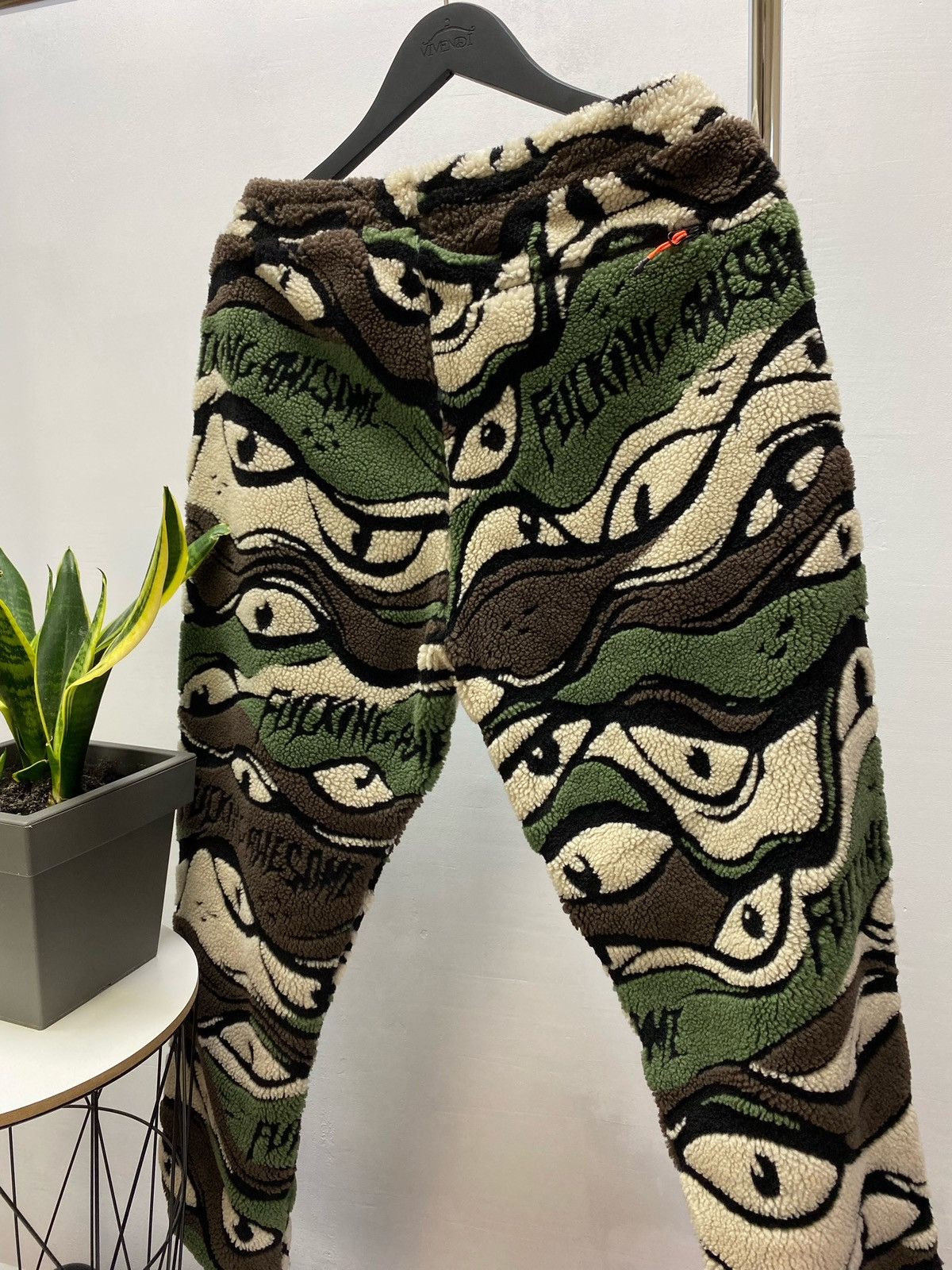 Adidas × Fucking Awesome Adidas x Fucking Awesome Sherpa Camouflage Pants M Size US 32 / EU 48 - 15 Thumbnail