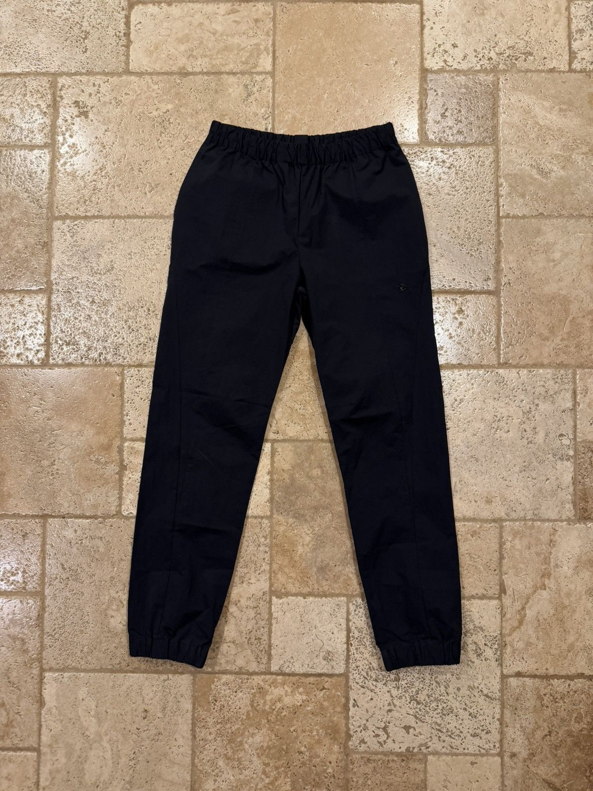 Louis Vuitton Louis Vuitton LV Logo Sample Shell Nylon Black Jogger Pants Size US 32 / EU 48 - 6 Thumbnail