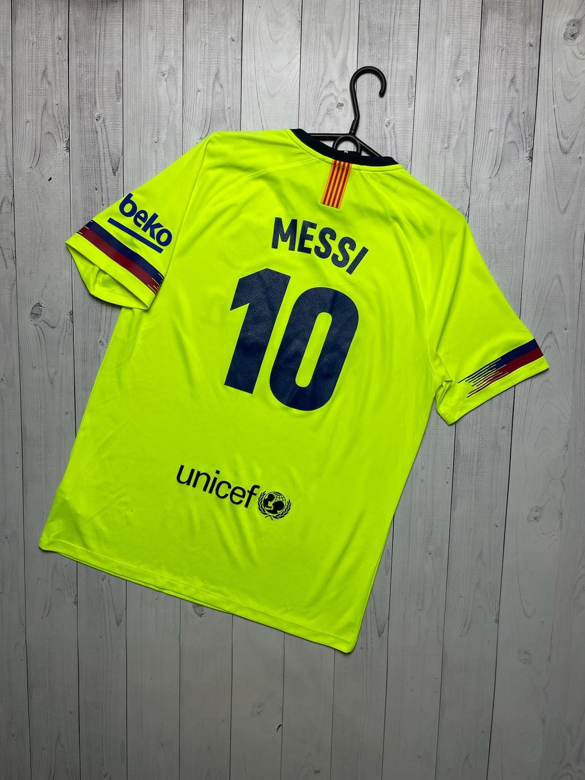 Nike × Vintage Vintage Nike Barcelona soccer jersey size M 10 Messi Size US L / EU 52-54 / 3 - 1 Thumbnail