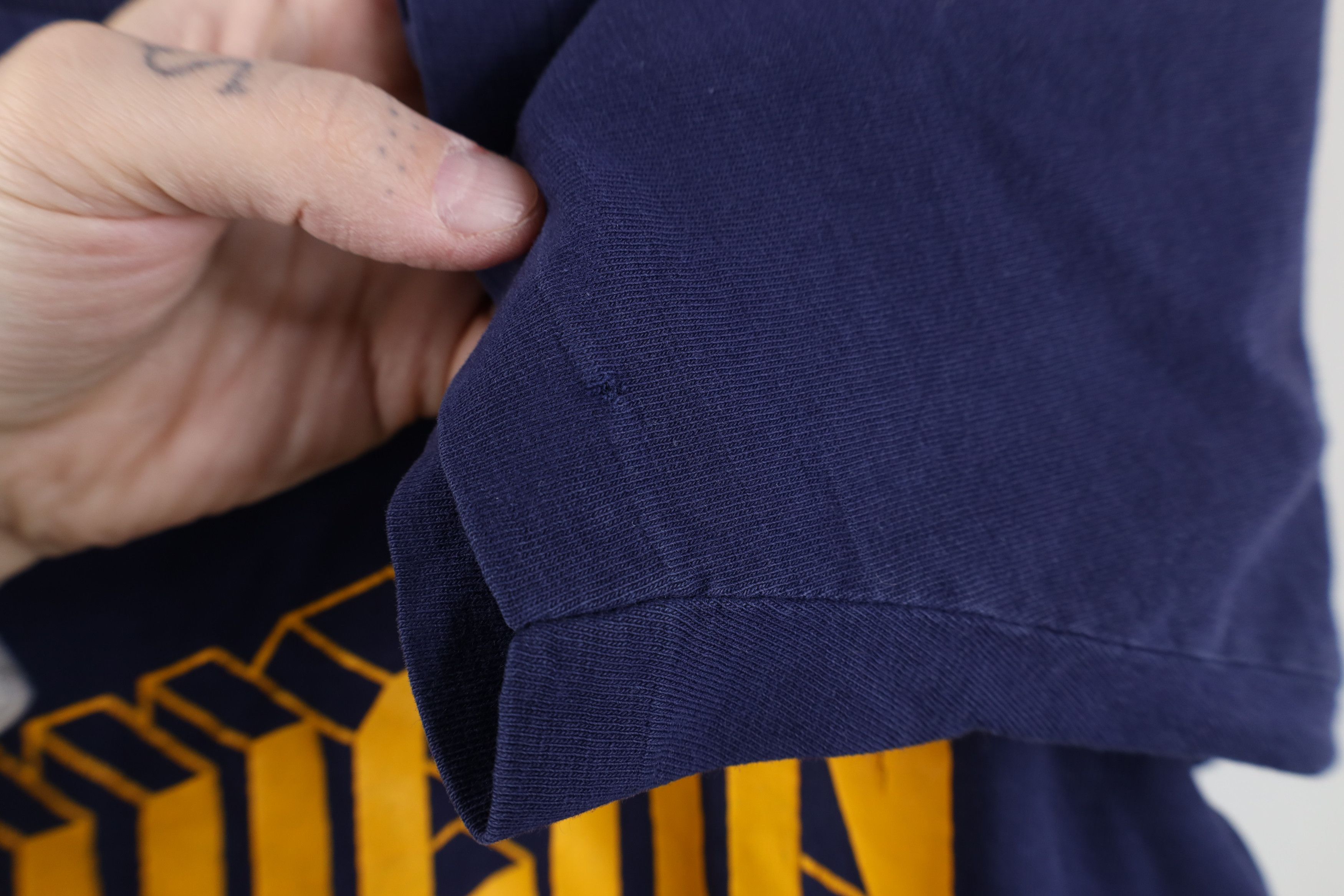 Vintage Vintage 70s 80s University of Michigan T-Shirt Blue USA Size M / US 6-8 / IT 42-44 - 7 Thumbnail