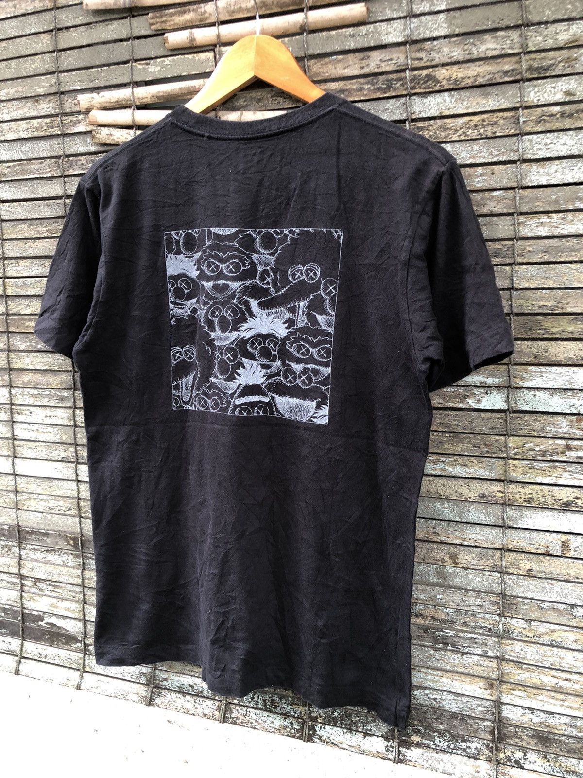 Japanese Brand × Vintage Vintage UT x Kaws Sesama Street Japanese Brands Tshirt Size US M / EU 48-50 / 2 - 4 Thumbnail