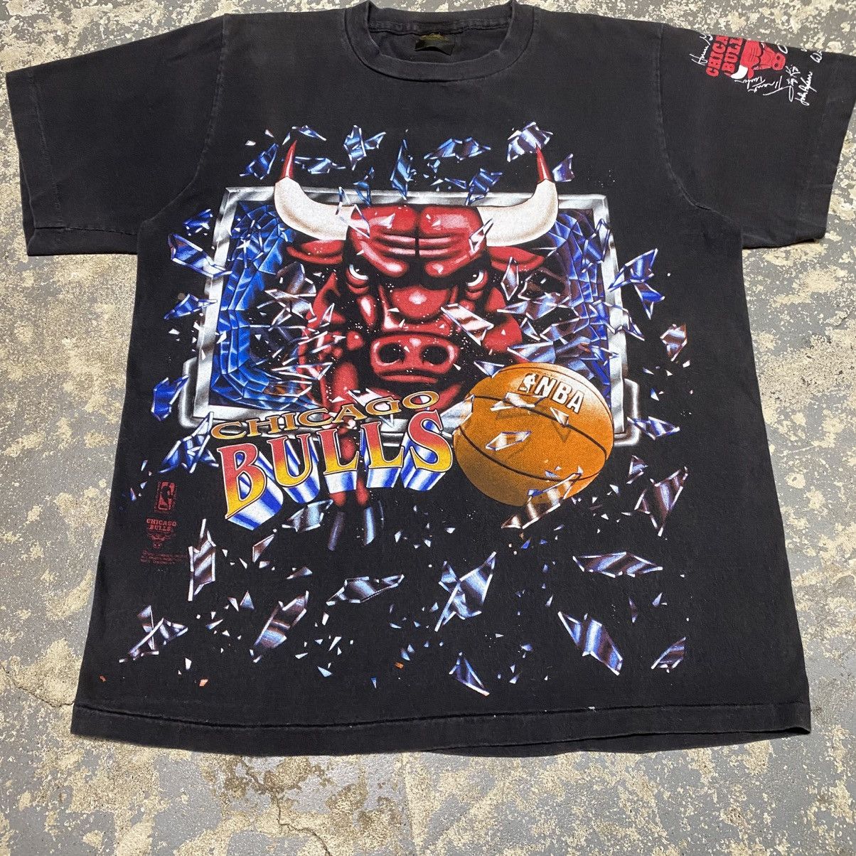 NBA × Vintage Vintage Chicago Bulls Shattered Backboard 1992 NBA Tshirt Size US L / EU 52-54 / 3 - 12 Thumbnail