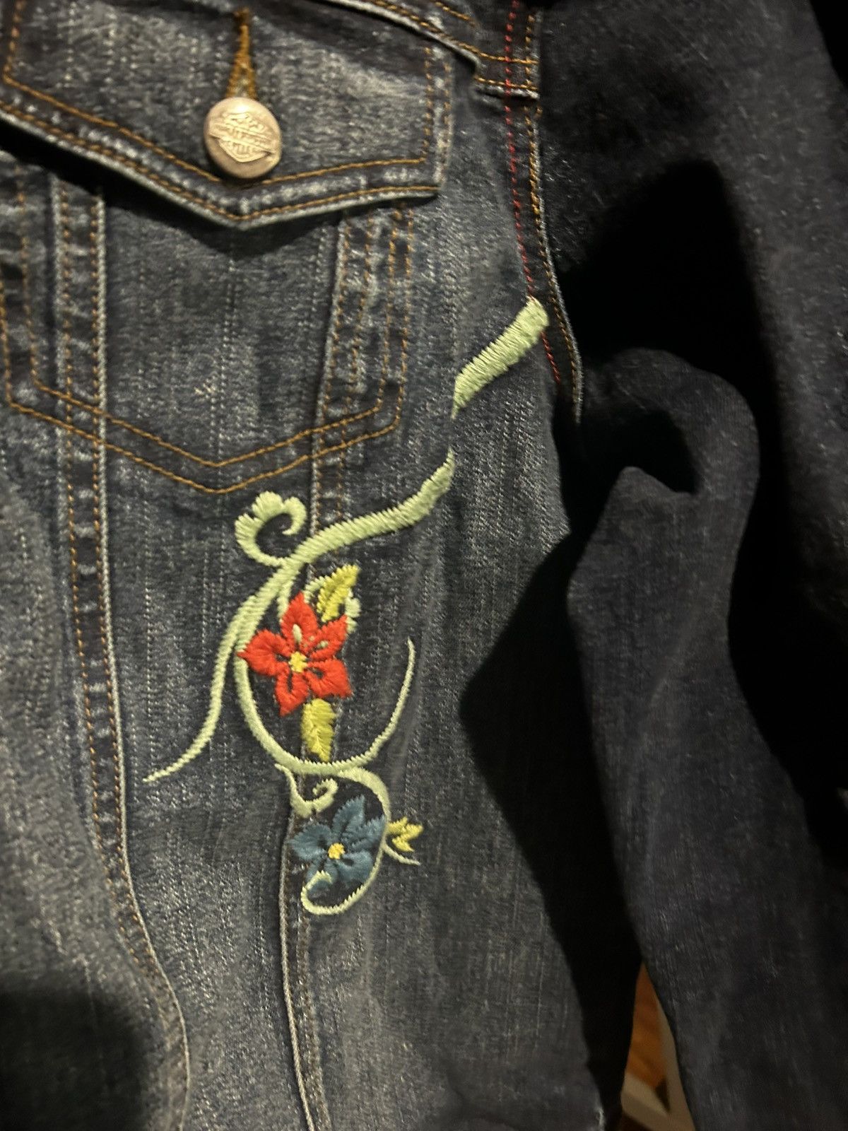 Harley Davidson Harley Davidson Embroidered Flower Jean Jacket Size XL / US 12-14 / IT 48-50 - 4 Thumbnail