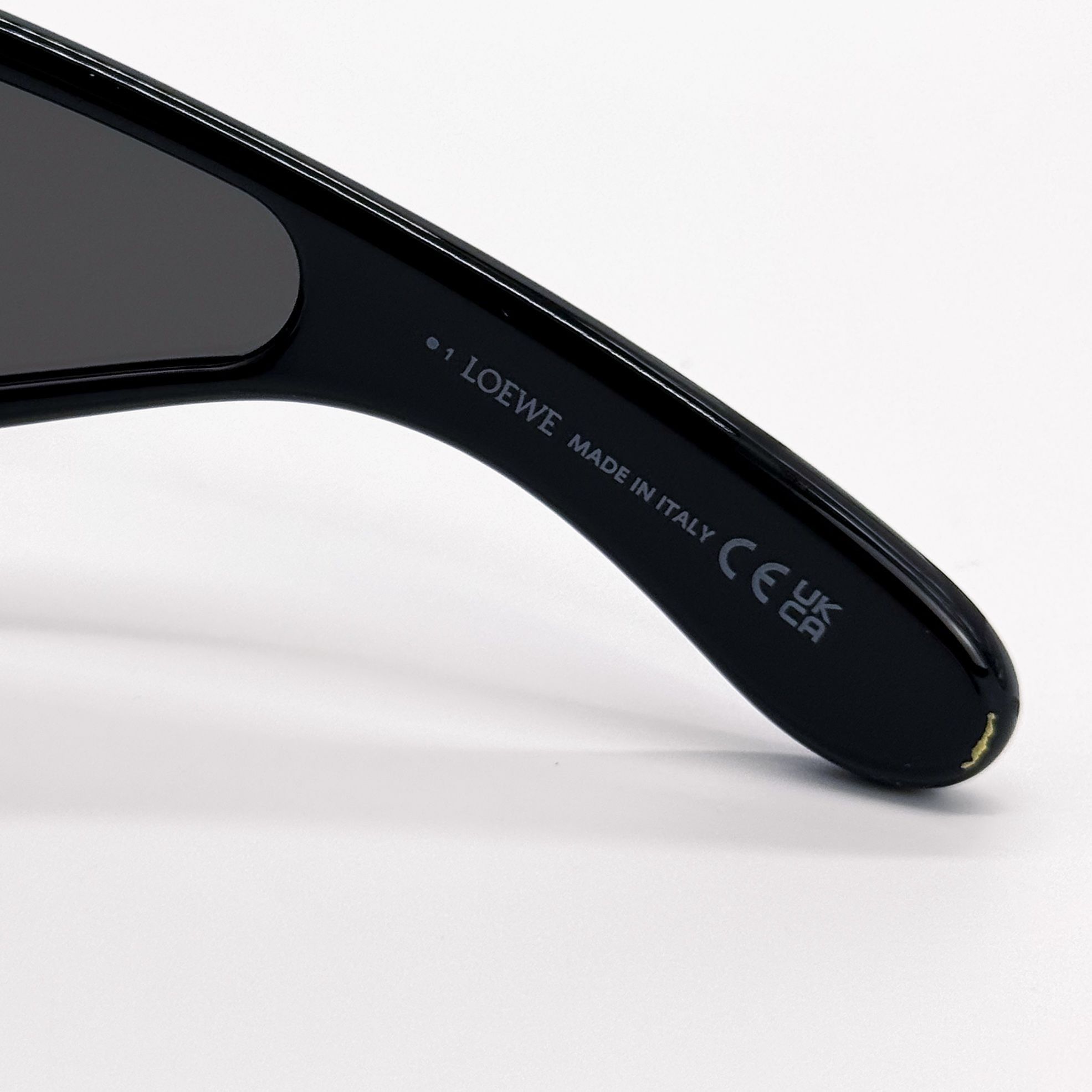 NEW LOEWE LW40108I 01C, UNISEX BLACK SILVER LOEWE SUNGLASSES Loewe x Paula main image 2