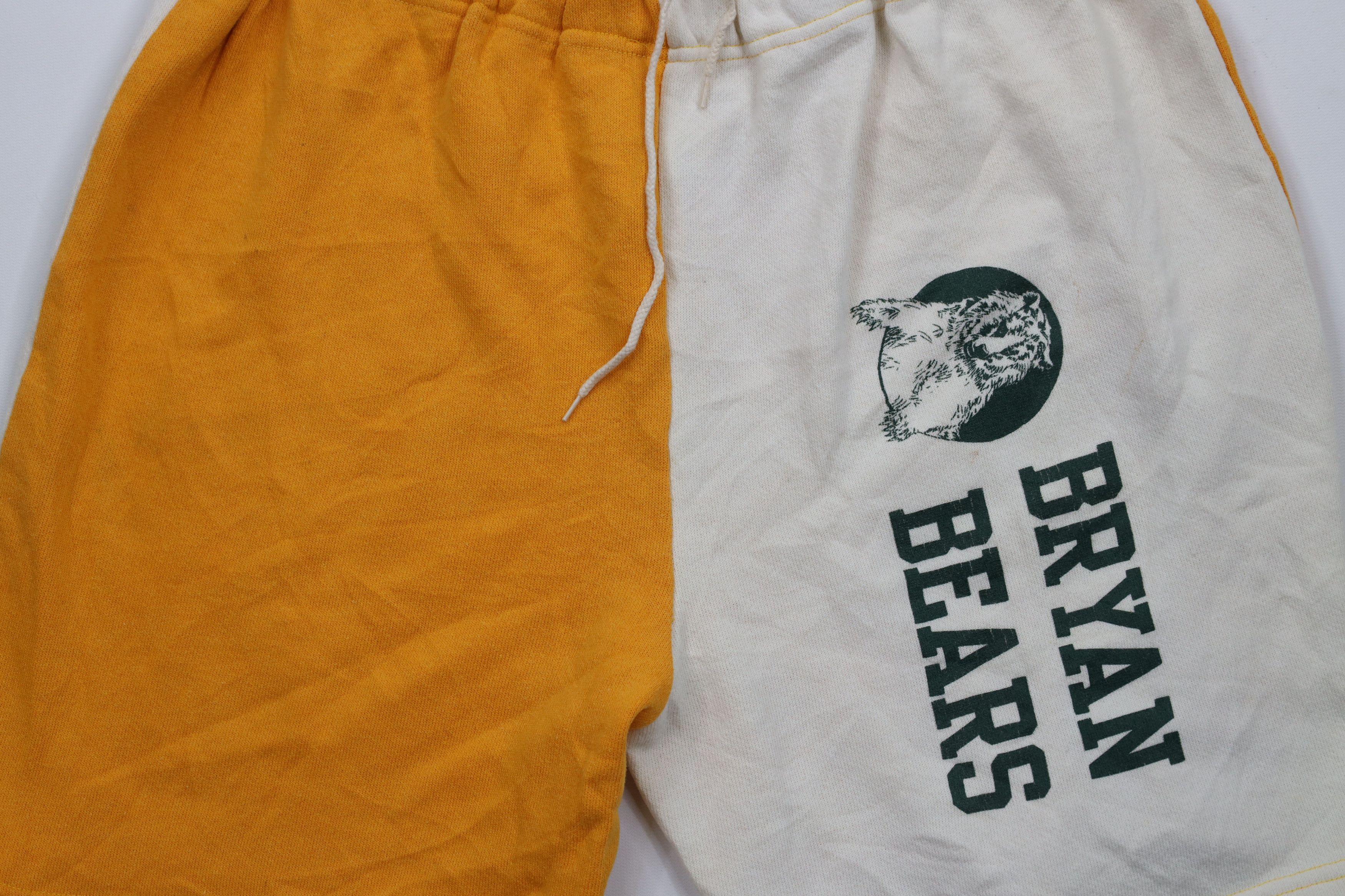 Vintage Vintage 90s Streetwear Block Bears Sweatpants Shorts USA Size US 36 / EU 52 - 3 Thumbnail
