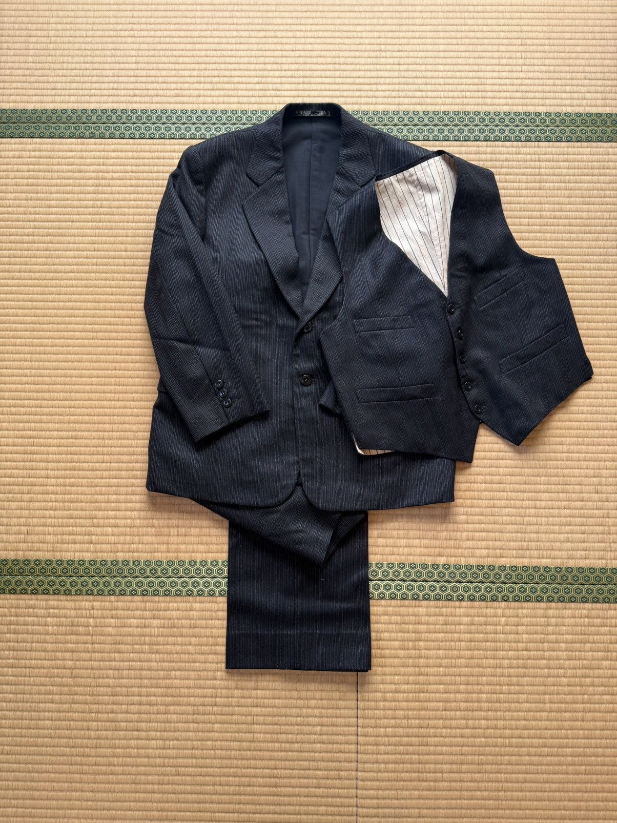 Other Vintage REFINE SUPER ALL WOOLBlueGrey Pinstripe 3-Piece Suit Size 42R - 2 Thumbnail