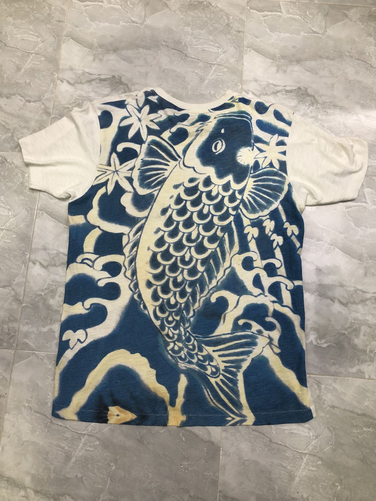 Uniqlo UNIQLO UT Koi Fish Japanese Art Tee – Indigo Ukiyo-e Vibes Size US S / EU 44-46 / 1 - 11 Thumbnail