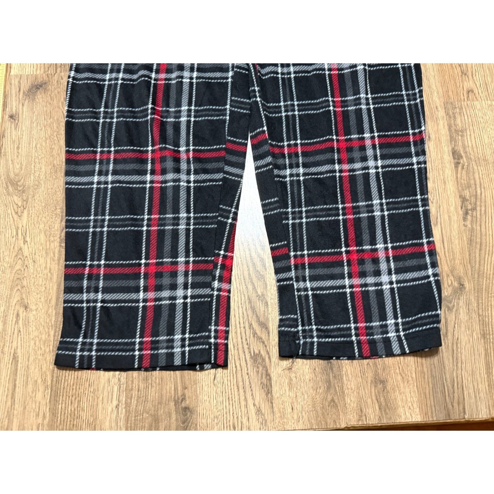 Joe Boxer VINTAGE Joe Boxer Pants Men XL Black White Red Plaid Sleepwear Pants Tie Waist (This line intentionally not included as vintage; if not vintage, omit) Size US 36 / EU 52 - 3 Thumbnail