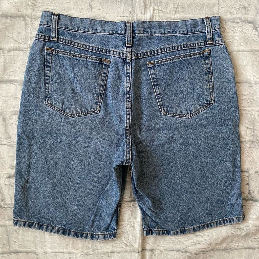 Lee Riders women 12 Bermuda classic blue jean shorts 100% cotton Size 34" / US 12 / IT 48 - 6 Thumbnail