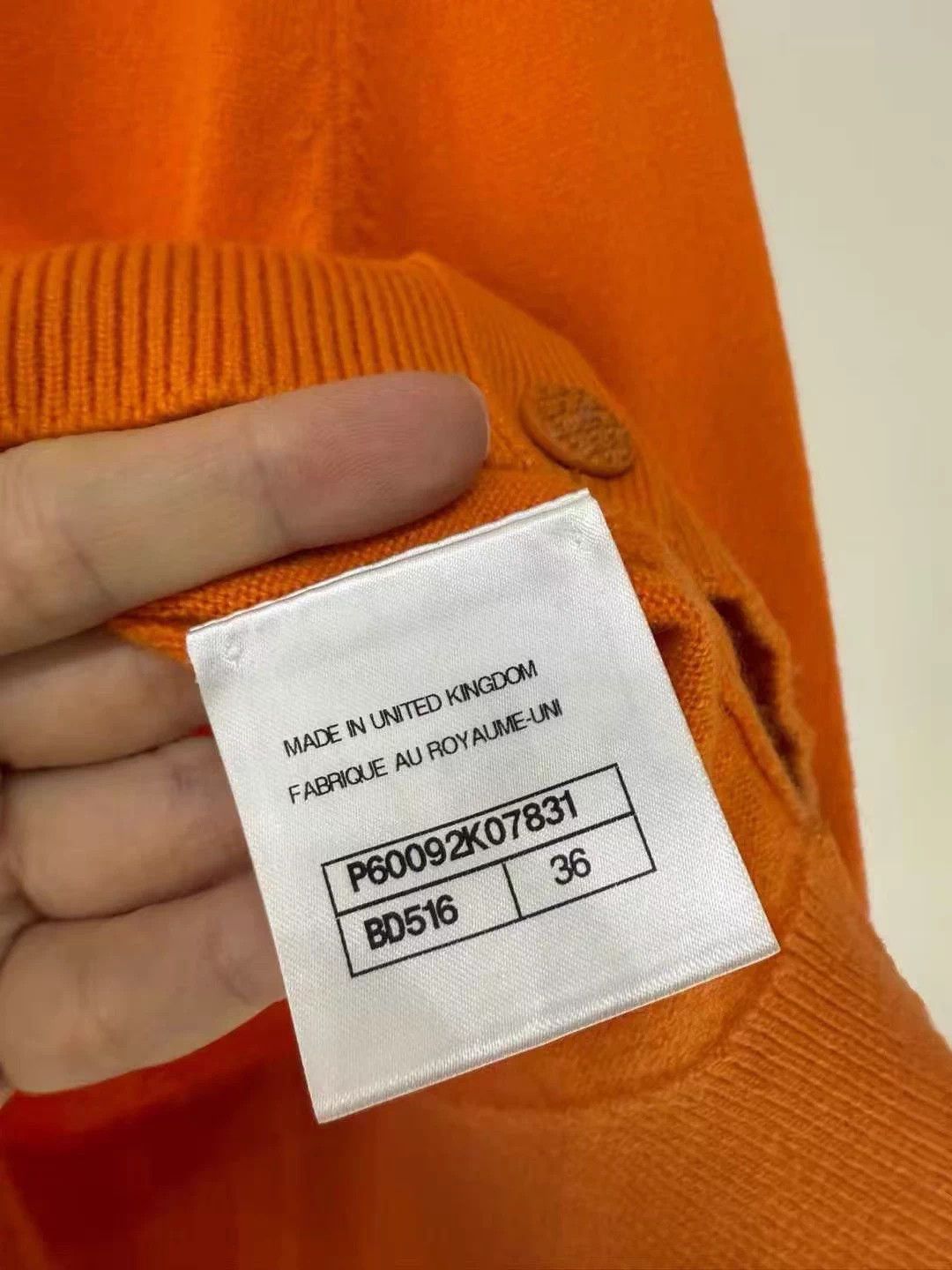 Chanel Chanel 18K orange cashmere cardigan 84/46cm minor repair Size XS / US 0-2 / IT 36-38 - 4 Thumbnail