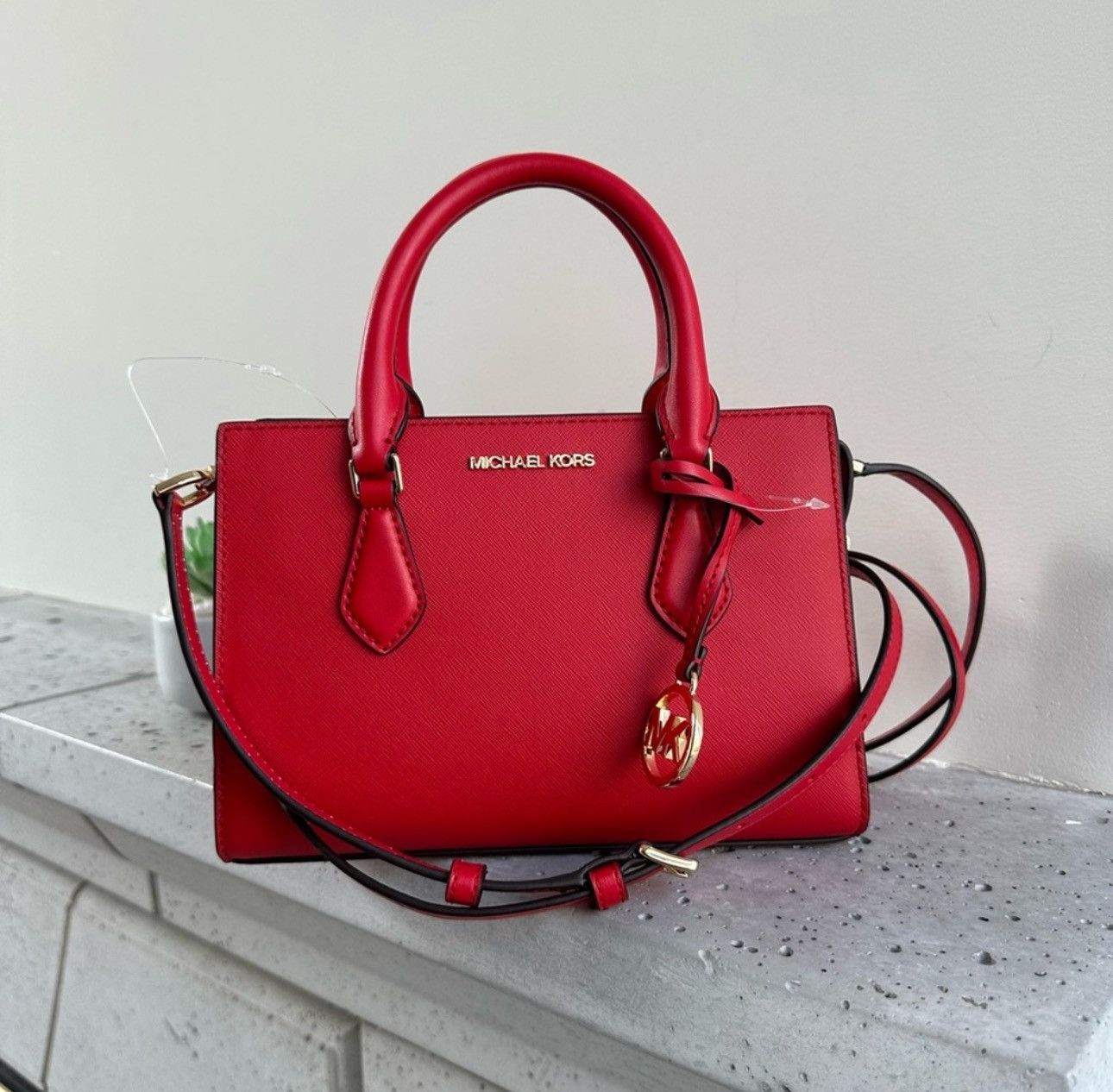 NWT Michael Kors Sheila Small Faux Saffiano Leather Satchel