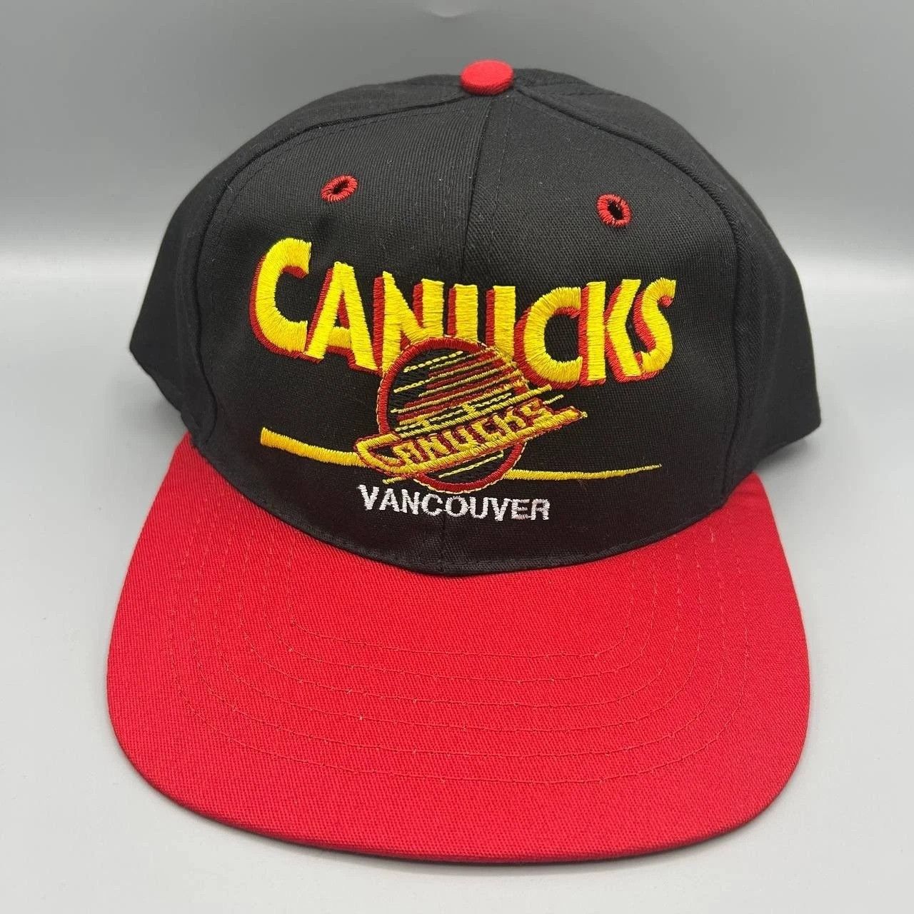 Twins Enterprise Inc. Vintage Vancouver Canucks NHL Hat Men Snap Back Cap New Size ONE SIZE - 1 Thumbnail