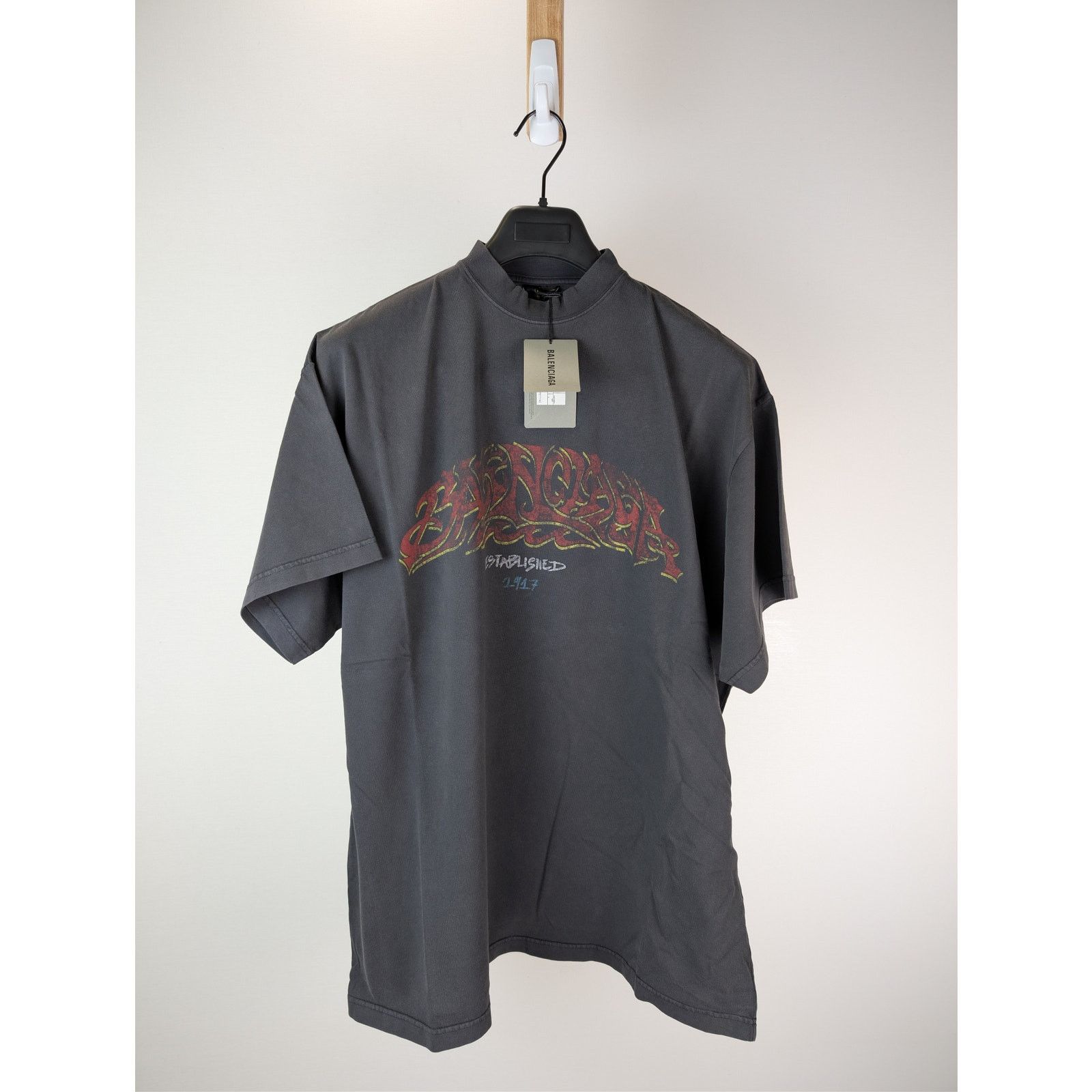 Balenciaga o1rshd1 Offshore Oversized Vintage Jersey T-Shirt in Black Size US M / EU 48-50 / 2 - 8 Thumbnail